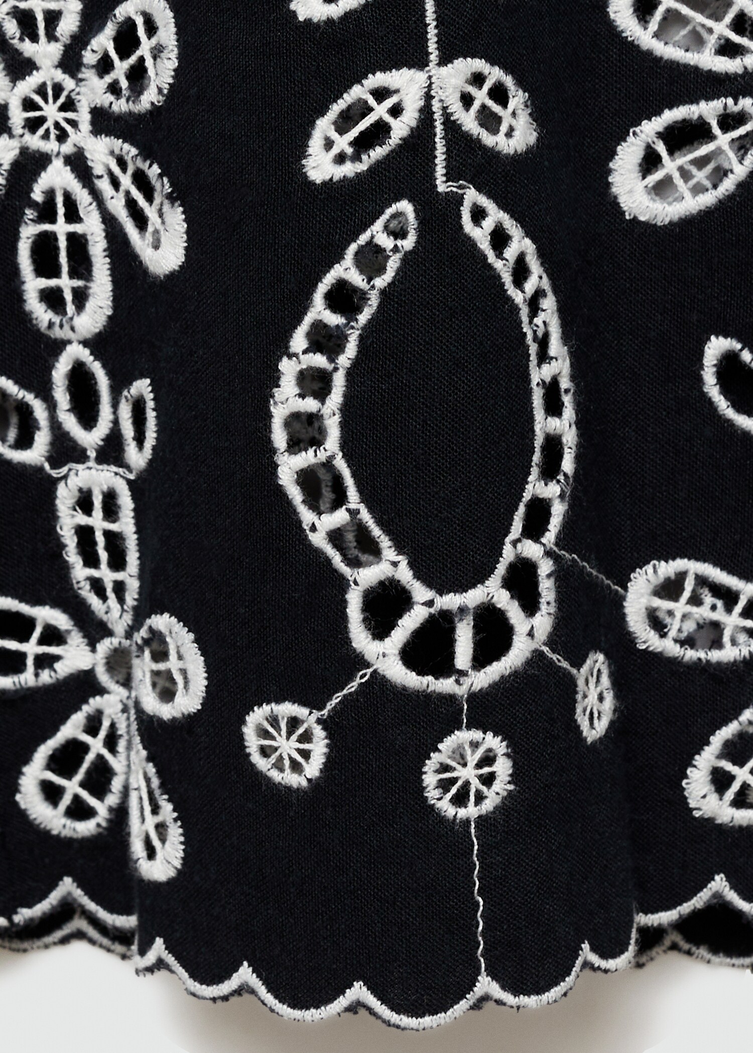 Pantalon style jupe-culotte broderie - Détail de l'article 0
