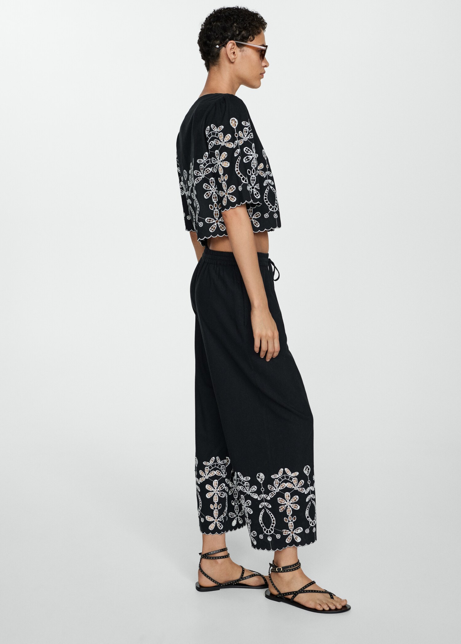 Pantalon style jupe-culotte broderie - Détail de l'article 1