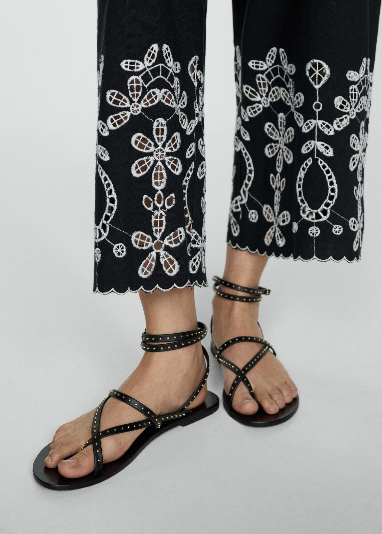 Pantalon style jupe-culotte broderie - Détail de l'article 4