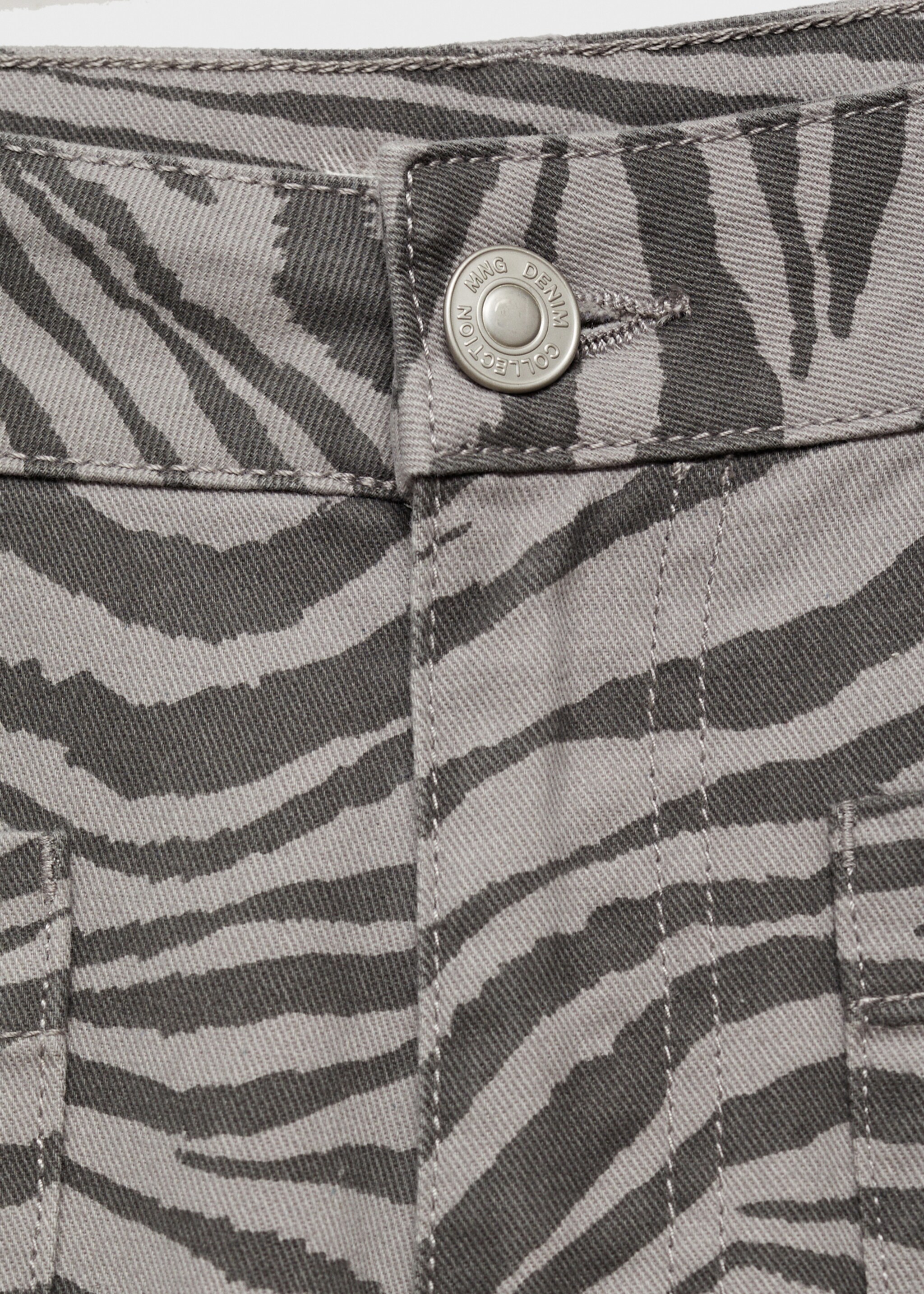 Pantalón estampado cebra - Detalle del artículo 8, Gris. Ref: 77025985-00.