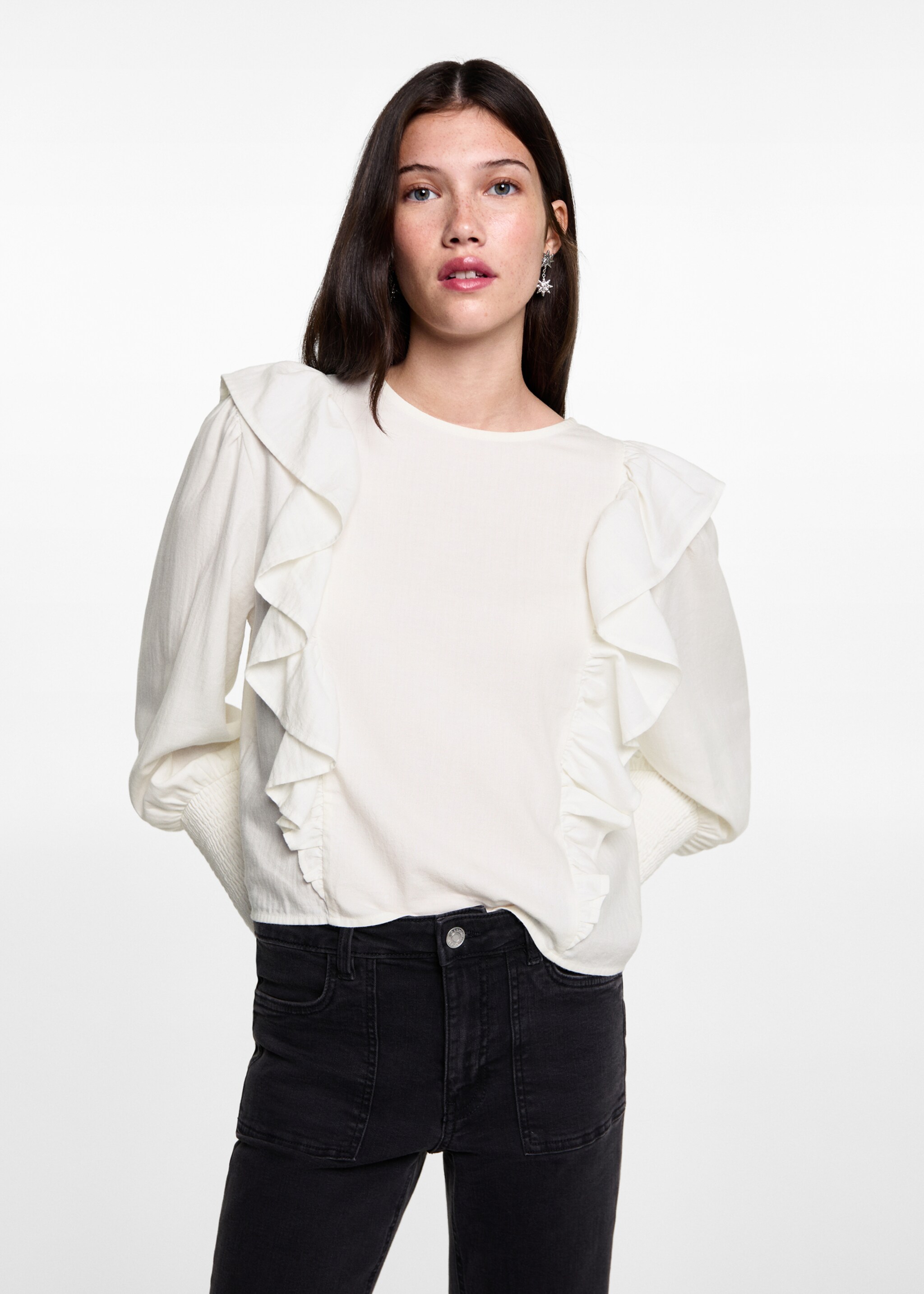 Blusa fruncida volantes - Plano medio