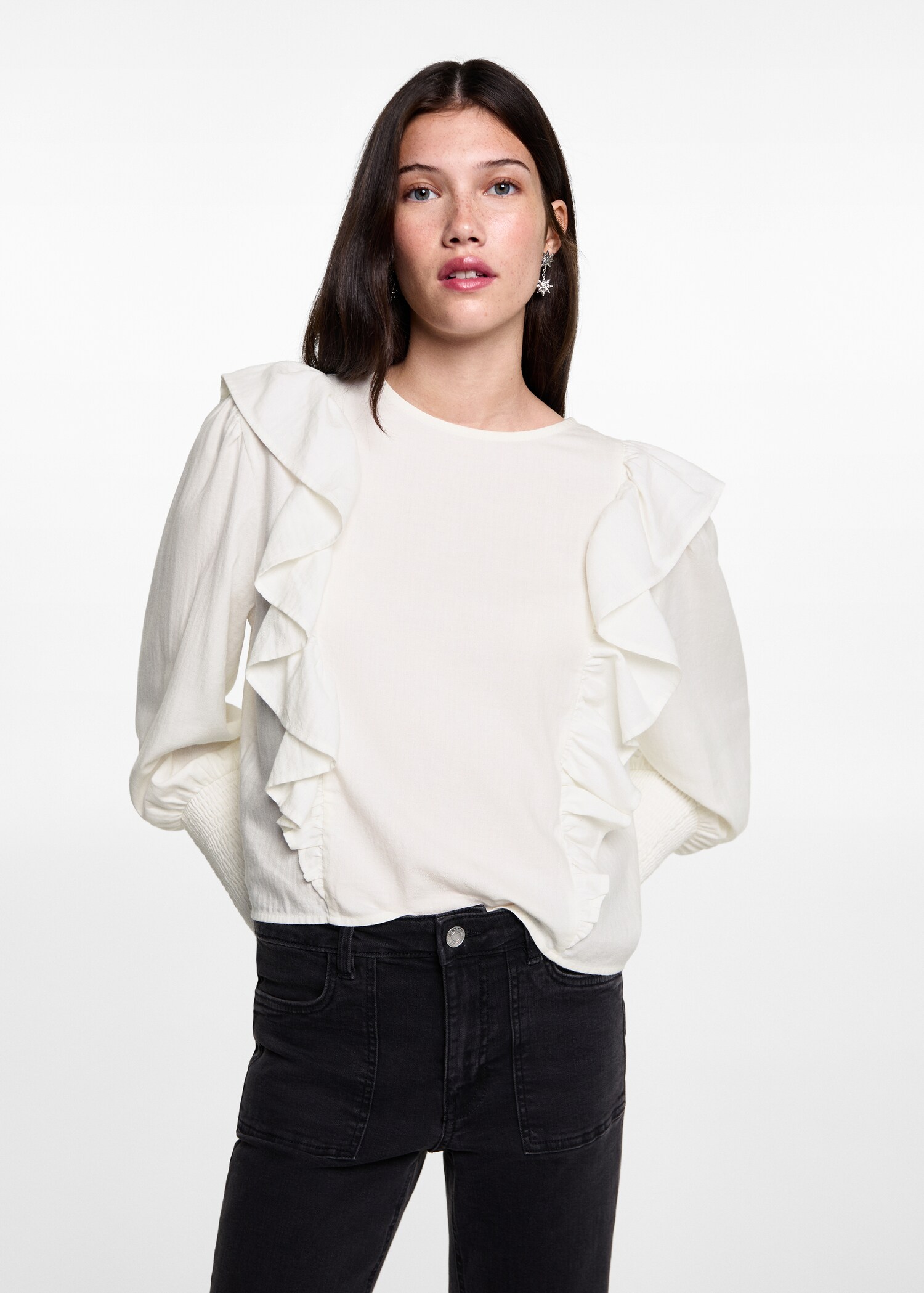Blusa fruncida volantes - Plano medio