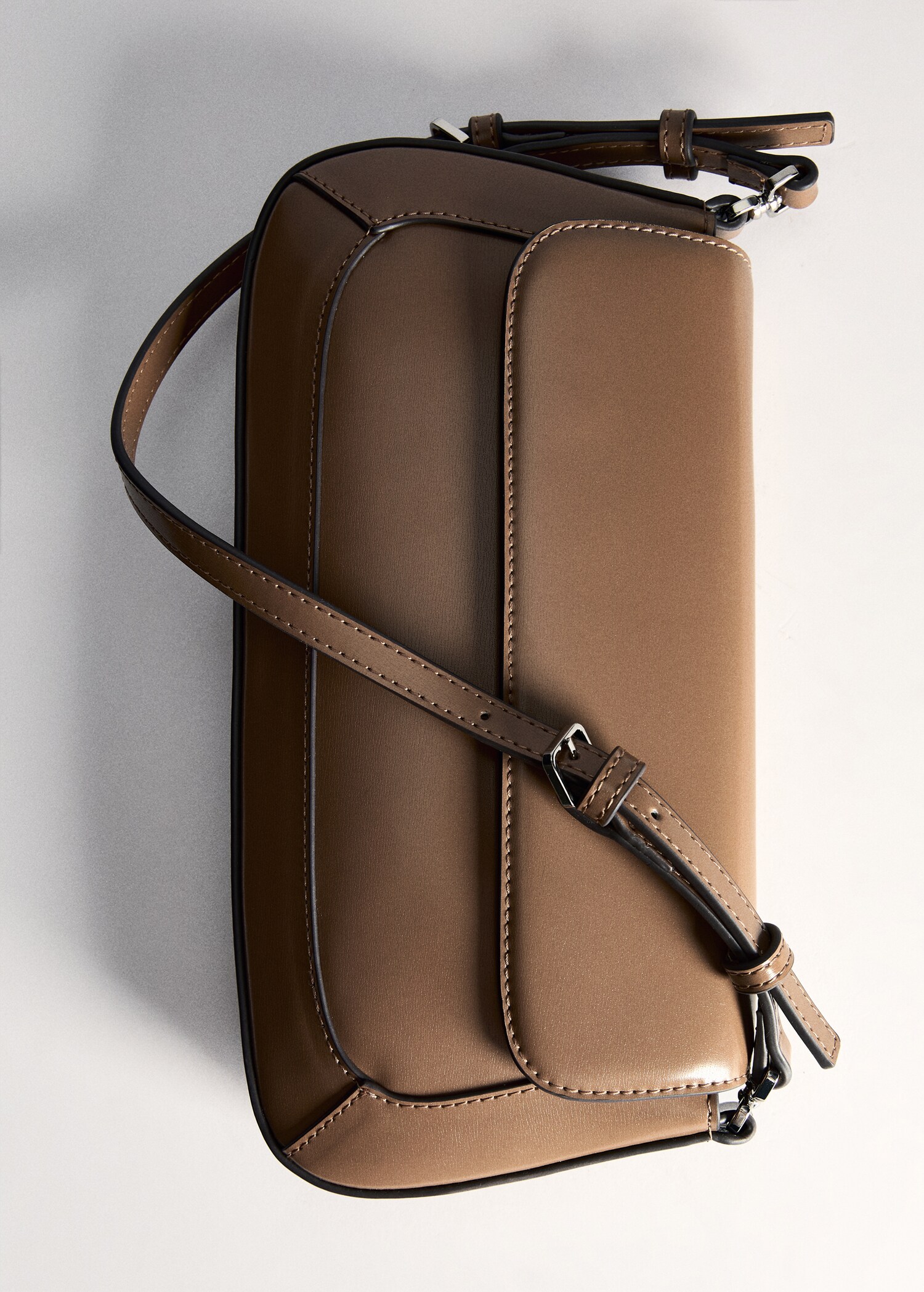 Shoulder bag with strap - Details of the article 5