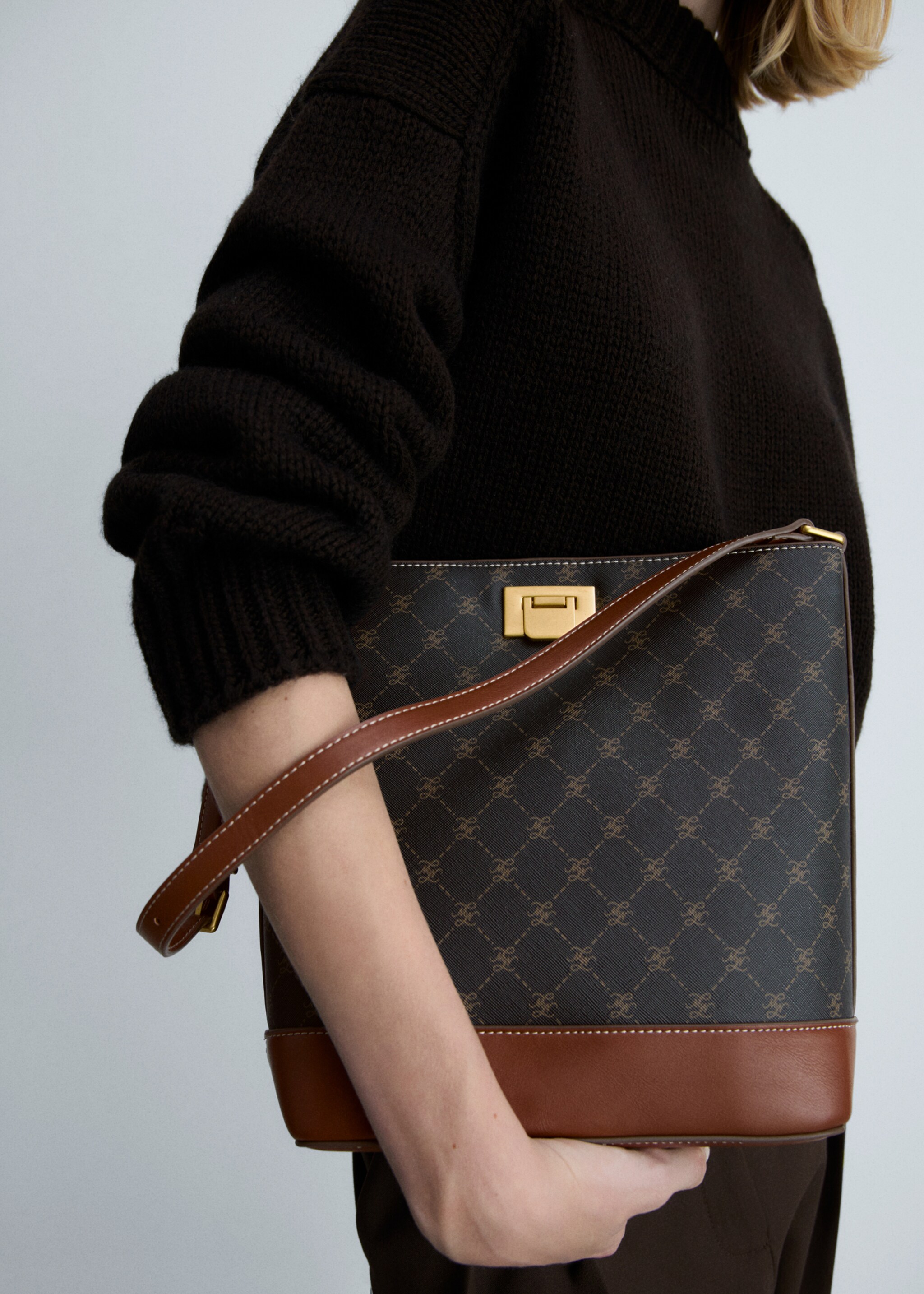 Bolso shopper detalle metálico - Detalle del artículo 9, Marrón. Ref: 77026005-00.