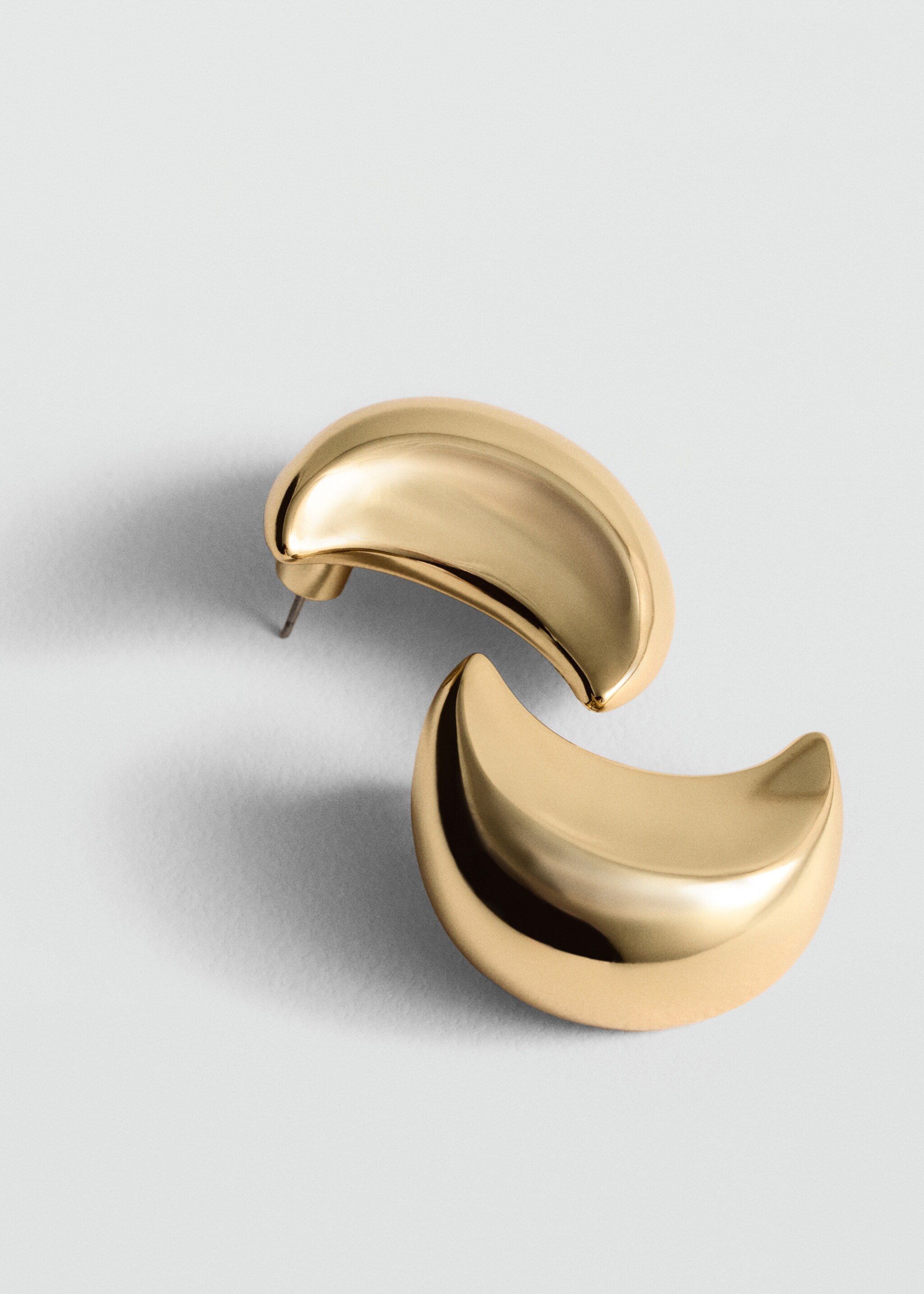 Volume hoop earrings - Medium plane, Gold. Ref: 77026006-00.