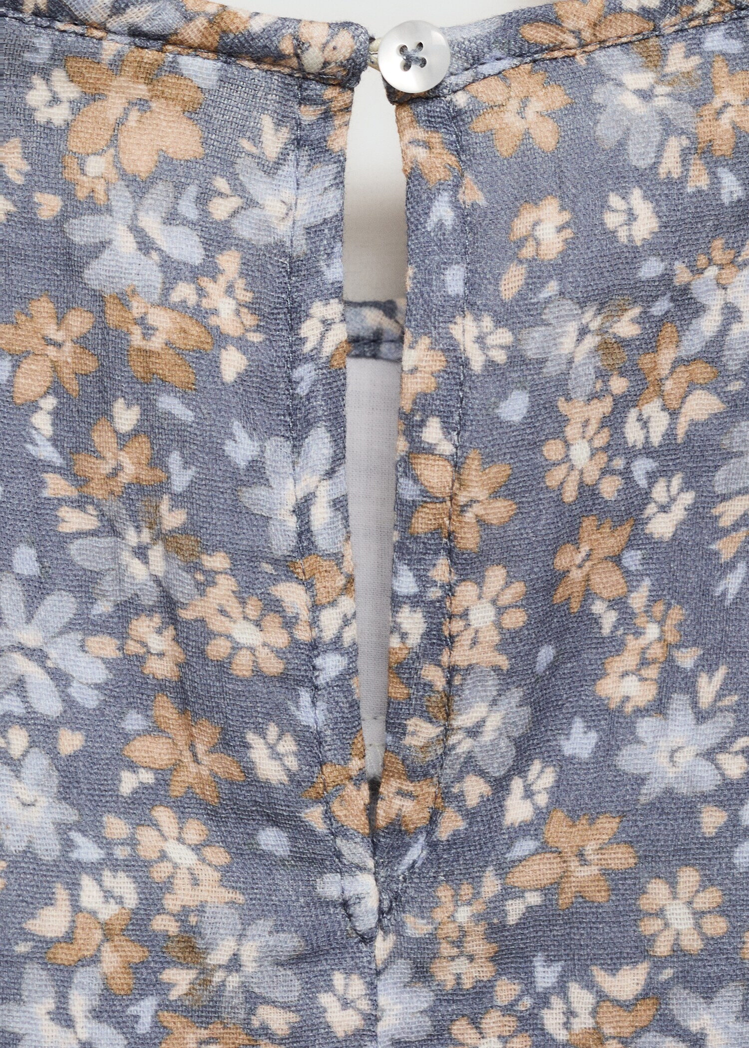 Geblümtes Kleid mit gerafftem Detail - Detail des Artikels 0