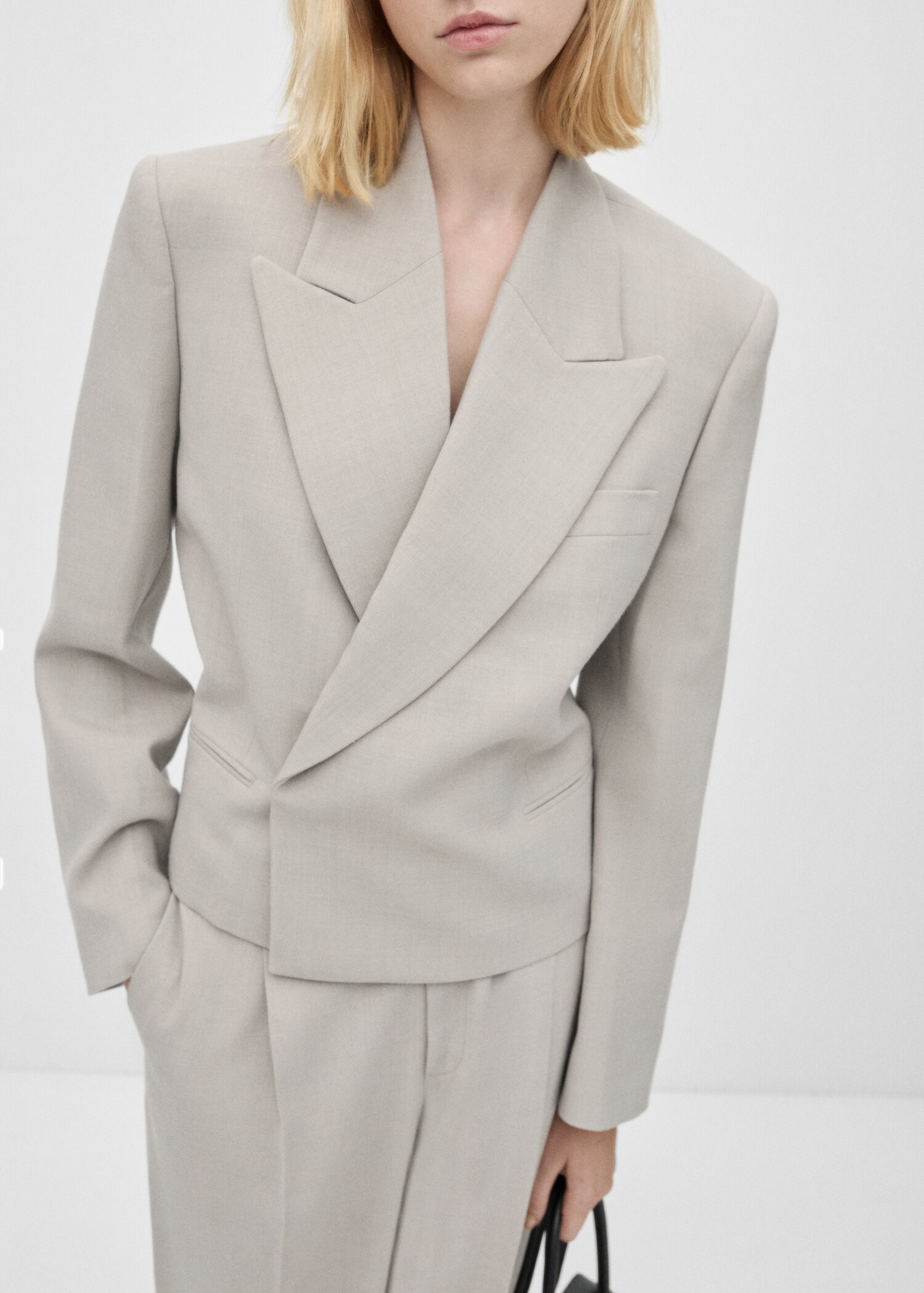 Double-breasted suit jacket - Details of the article 6