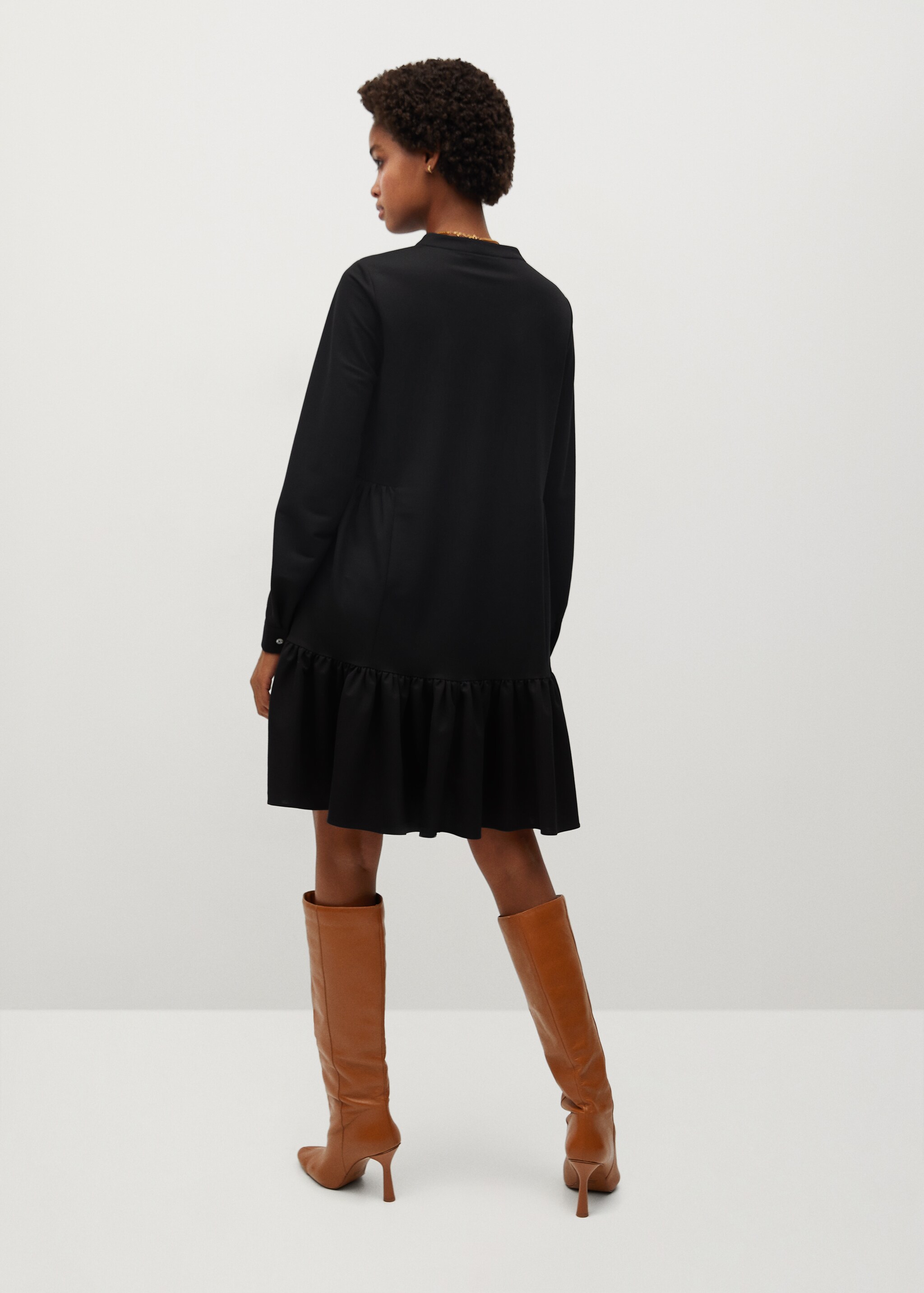Vestido volante bajo - Reverso del artículo