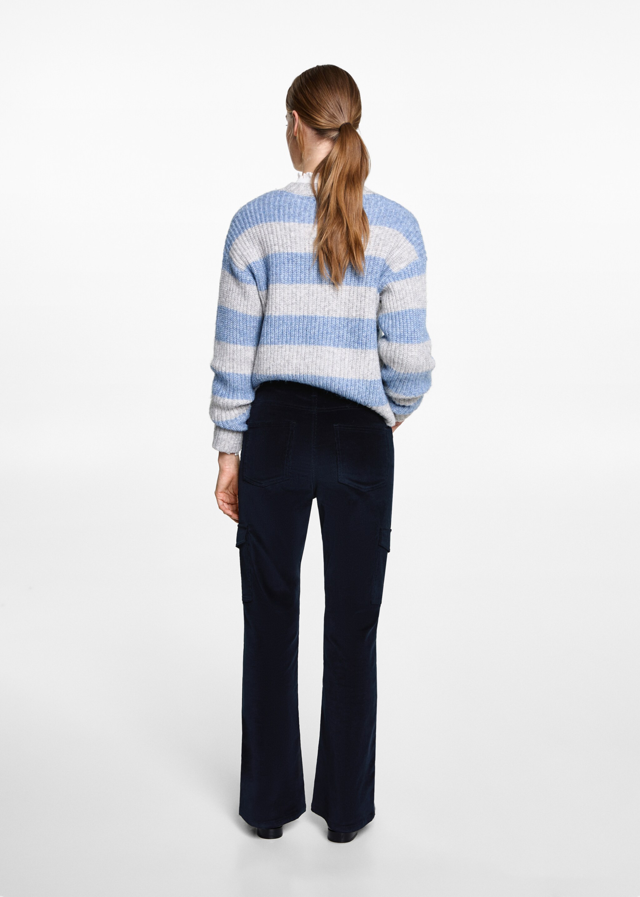 Samtane hlače s džepovima - Stražnji dio artikla, Tamnoplava. Ref: 77026742-00.