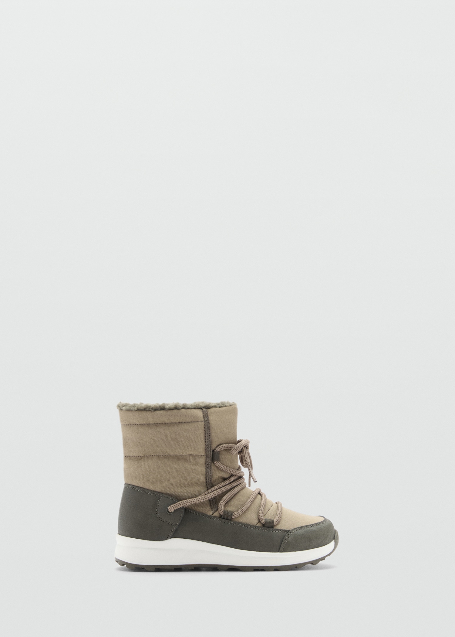 Lace-up mountain boots - Article without model