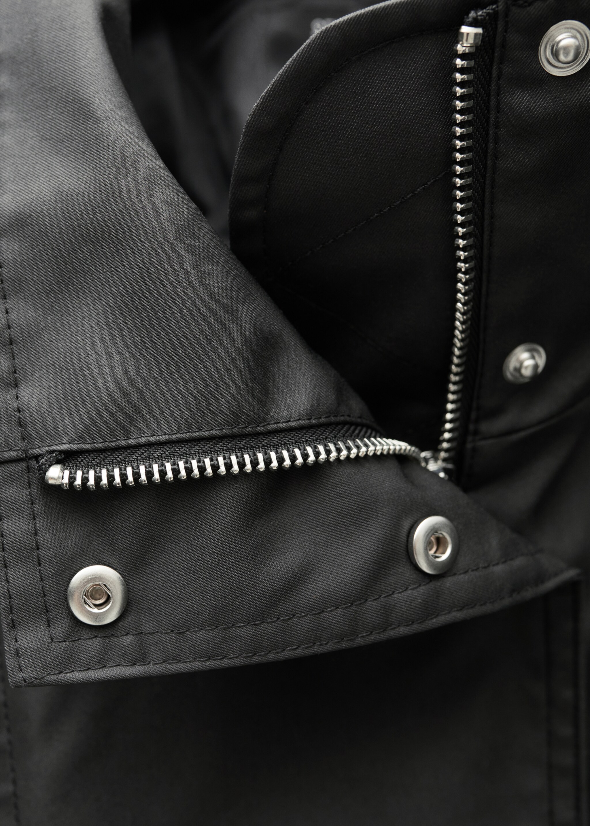 Oversized-Parka mit Knöpfen - Detail des Artikels 8, Schwarz. Ref: 77026752-00.