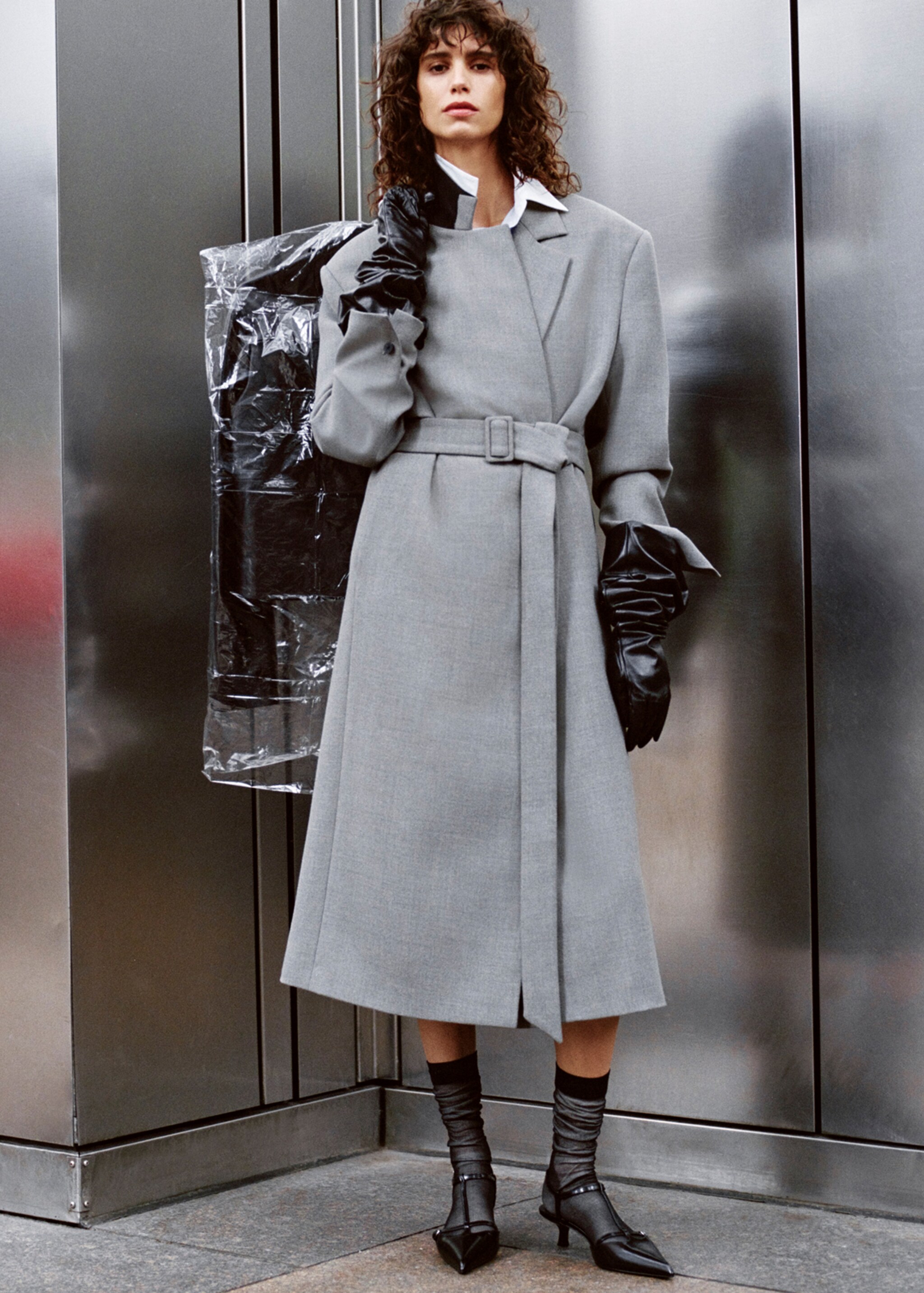 Double-breasted coat with belt - Details of the article 6, Grey. Ref: 77026765-00.