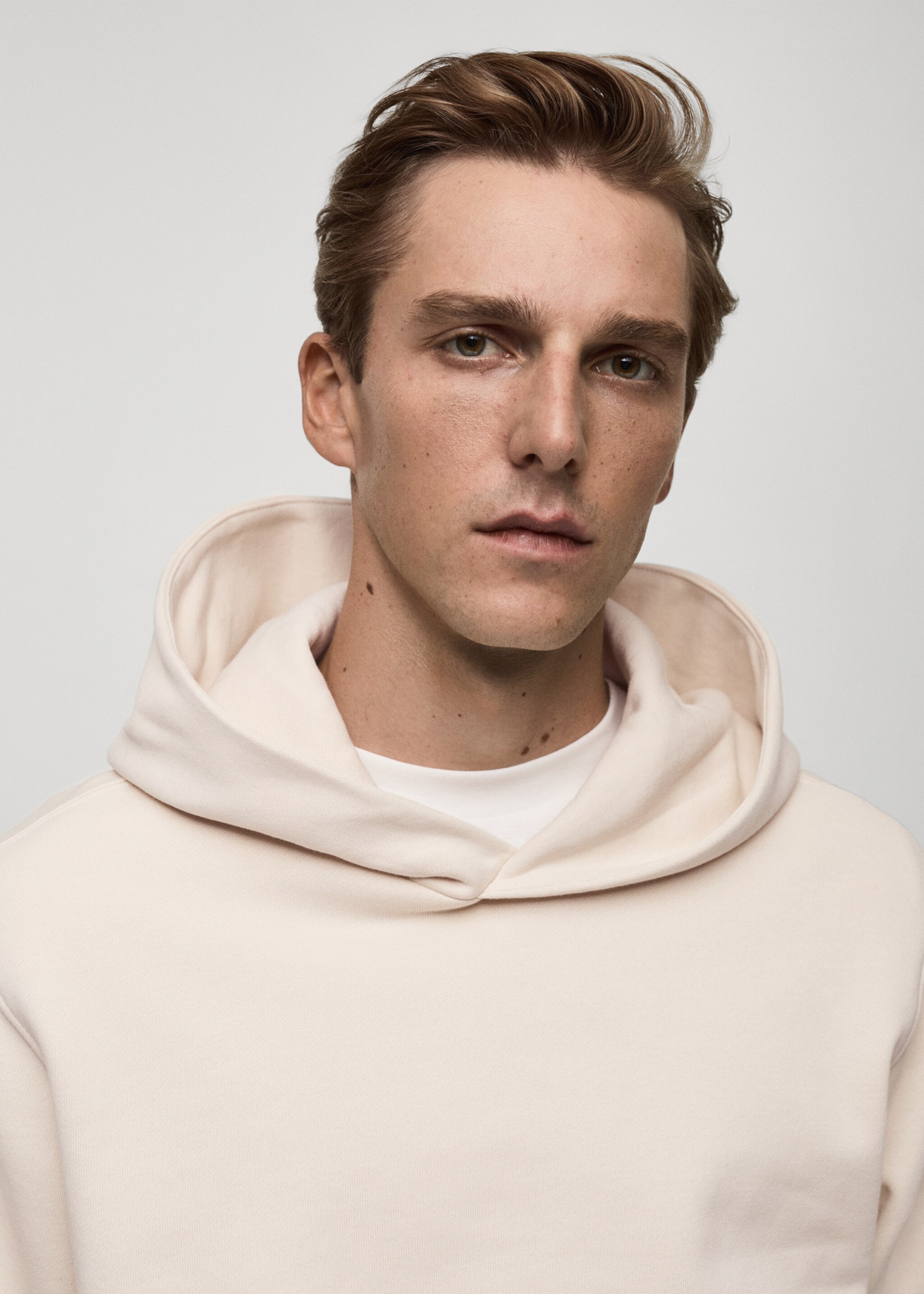 Cotton kangaroo-hooded sweatshirt - Details of the article 1, Ecru. Ref: 77027115-00.