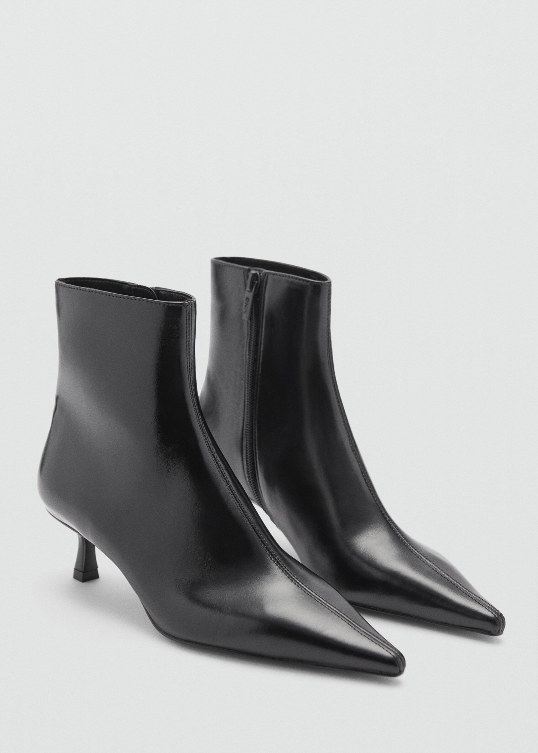 Kitten heel ankle boots - Medium plane, Black. Ref: 77027121-00.