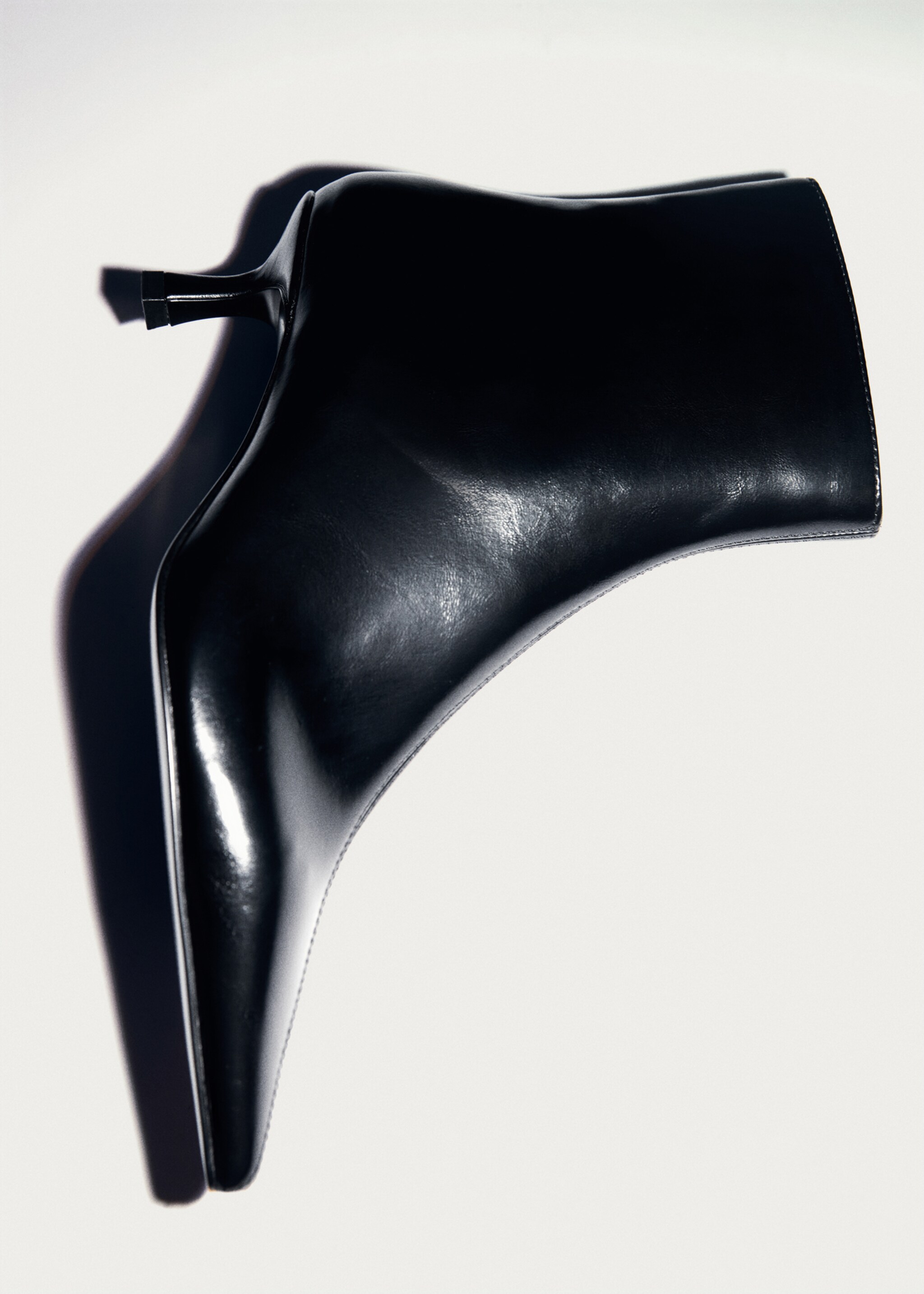 Kitten heel ankle boots - Details of the article 5, Black. Ref: 77027121-00.
