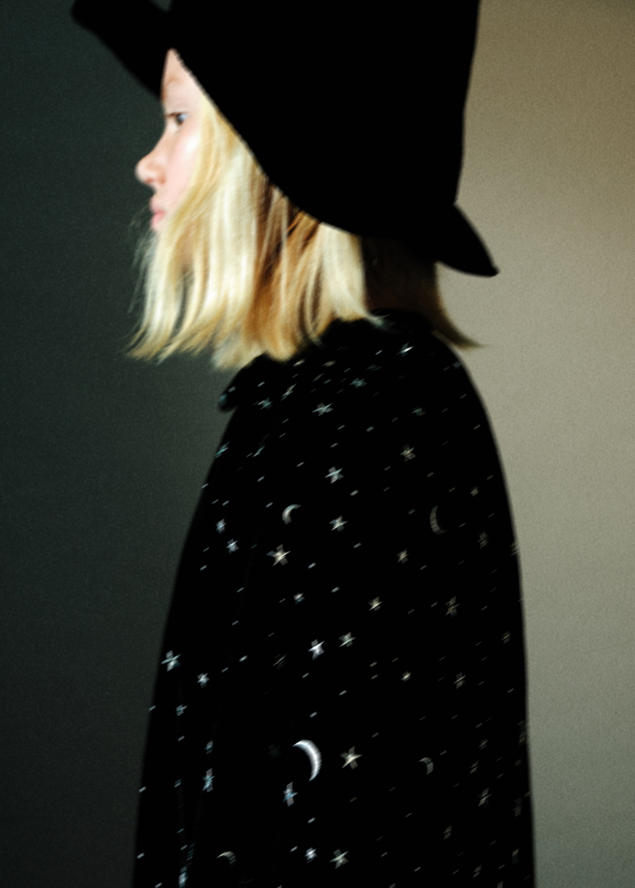 Star costume cape - Details of the article 5, Black. Ref: 77027128-00.