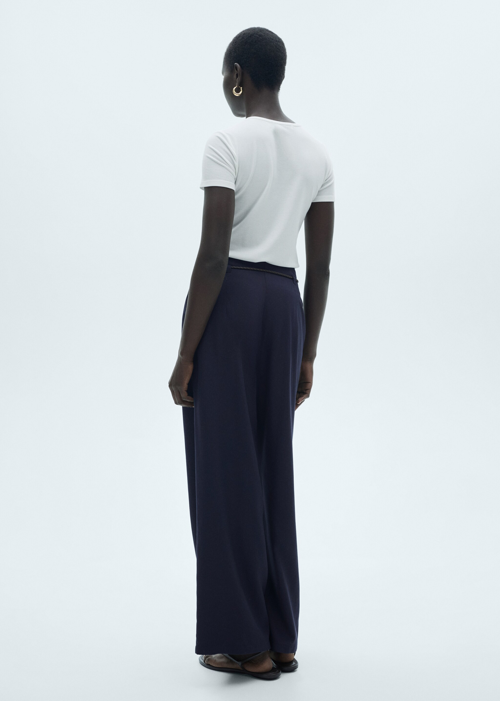 Lyocell trousers with adjustable drawstring - Reverse of the article