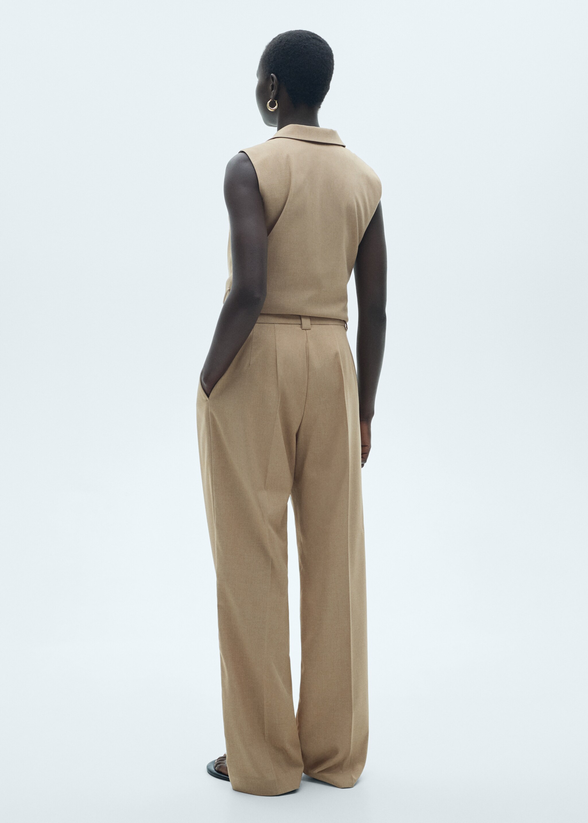 Straight-fit pleated trousers - Reverse of the article, Beige. Ref: 77027650-00.