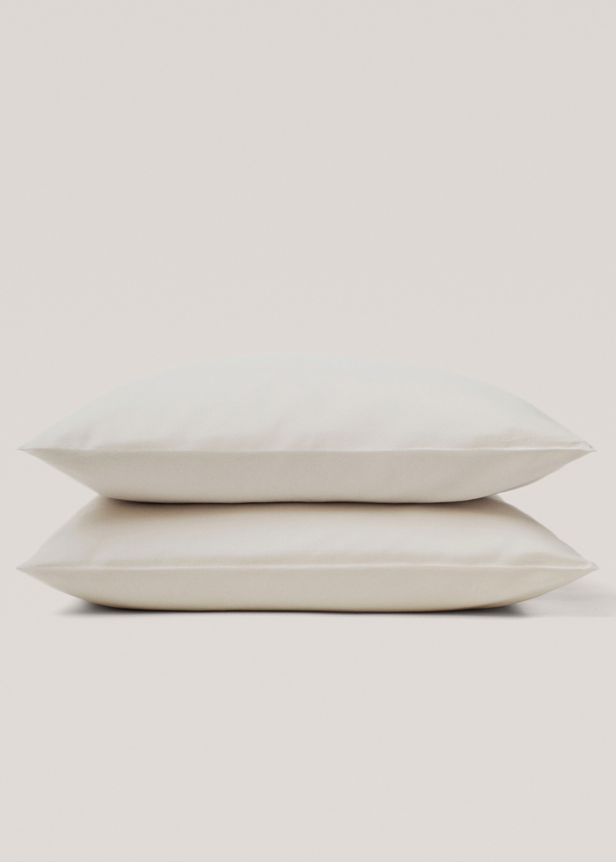 Plain flannel pillow case 60x60cm - Details of the article 1, Beige. Ref: 77027656-00.