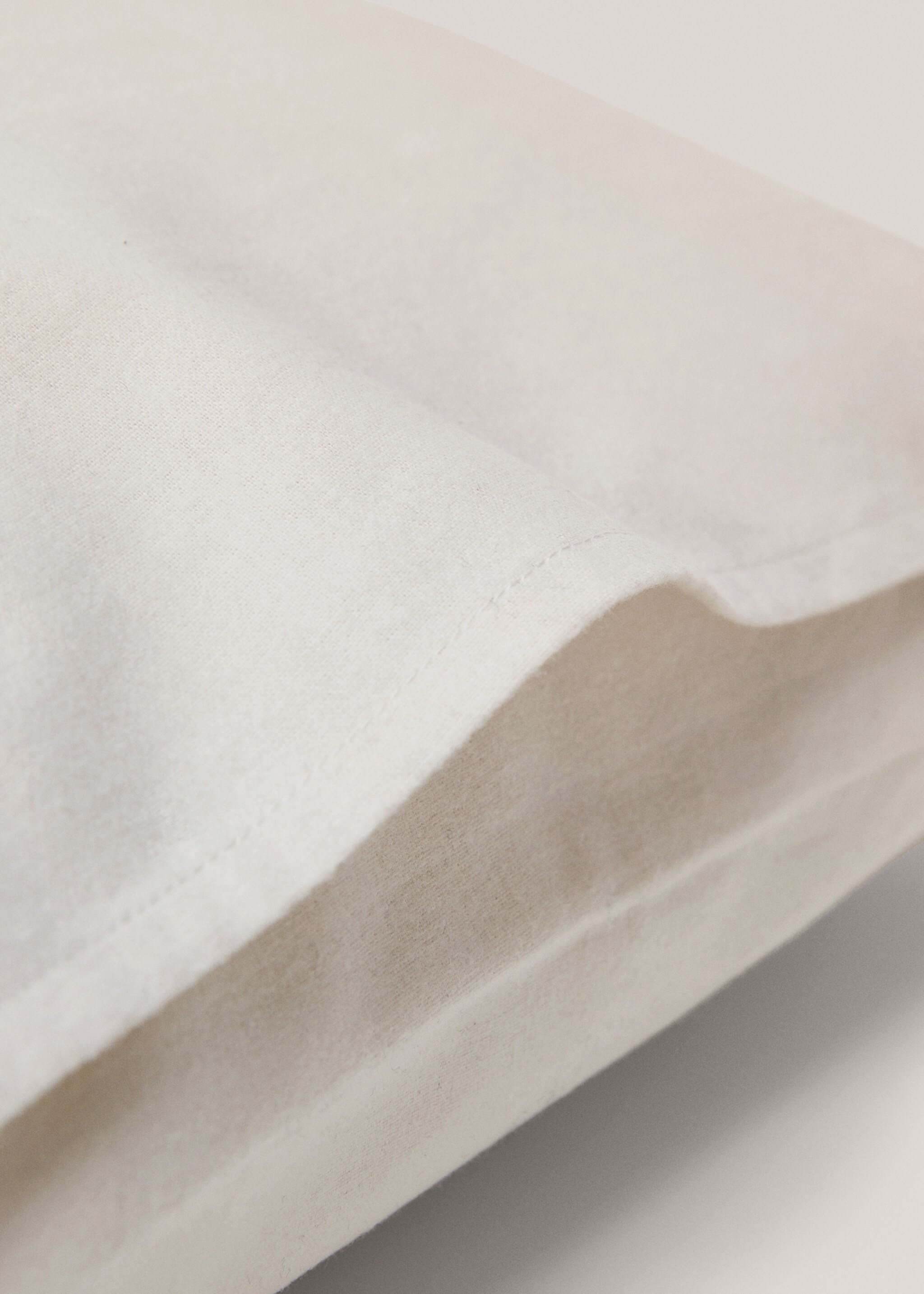 Plain flannel pillow case 60x60cm - Details of the article 2, Beige. Ref: 77027656-00.