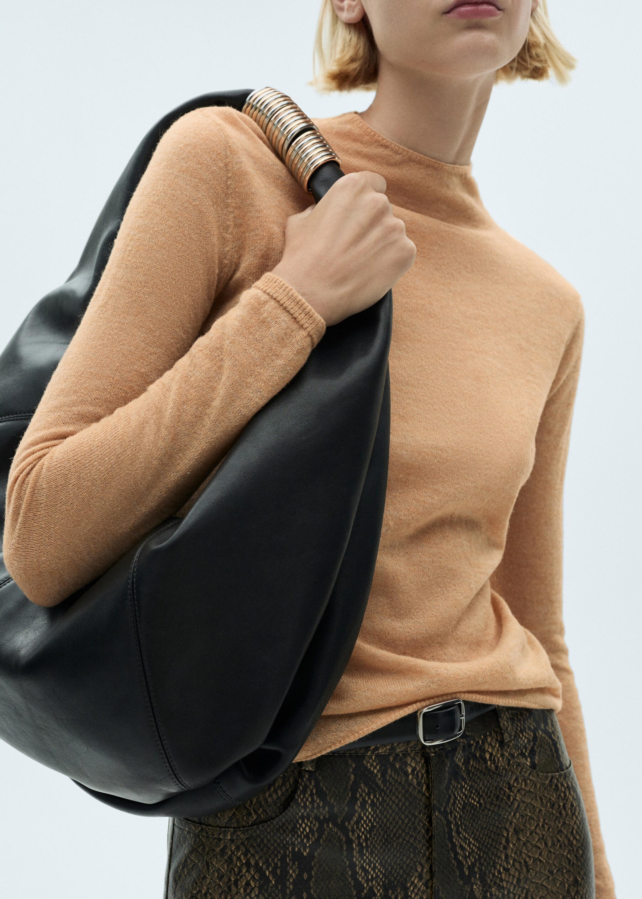 Tenký svetr s výstřihem perkins - Detail zboží 6, Středně hnědá. Ref: 77027668-00.