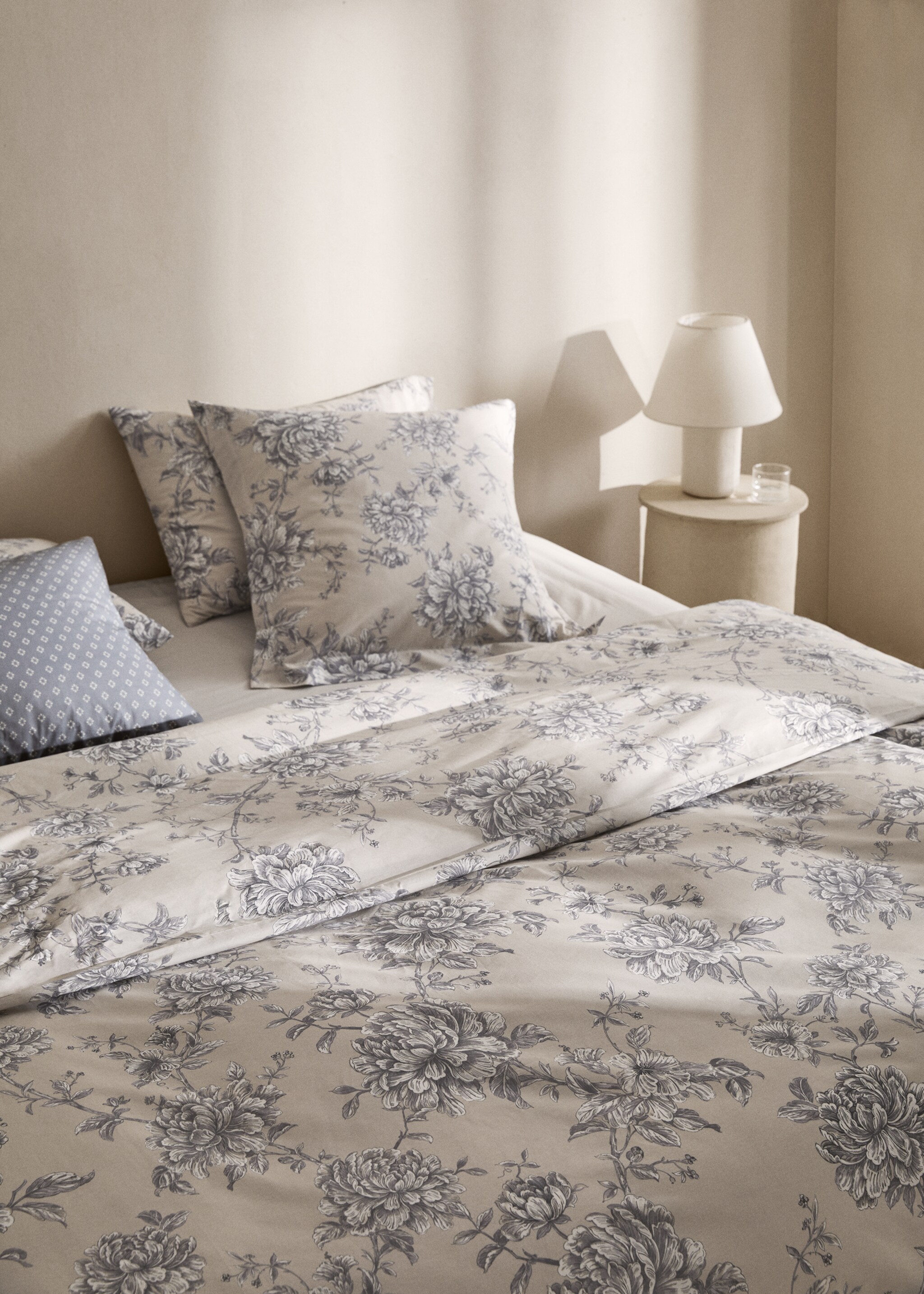 Percale cotton floral-print duvet cover for 90cm bed - Details of the article 7, Blue. Ref: 77027686-00.