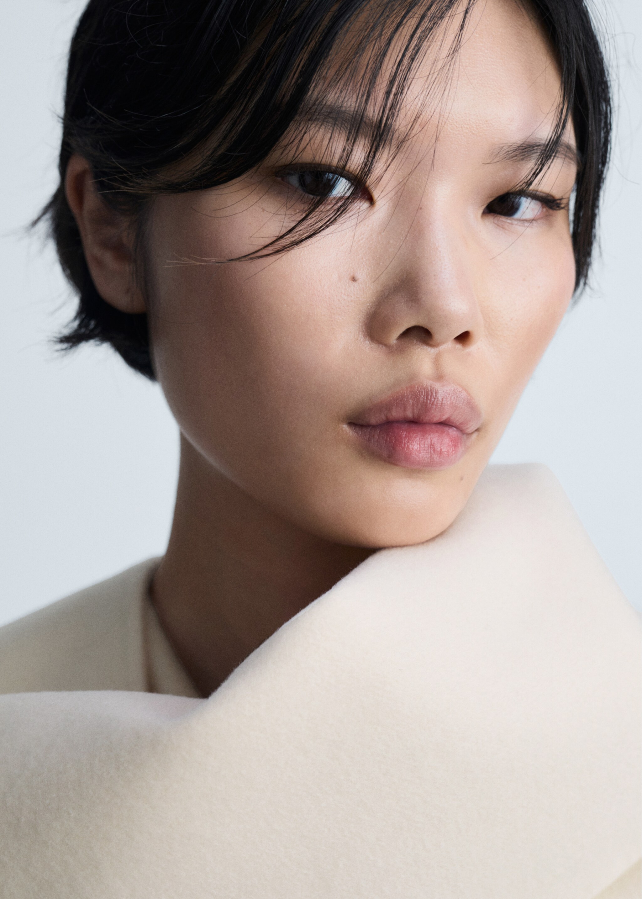 Fringe wool-blend coat - Details of the article 1, Ecru. Ref: 77027689-00.