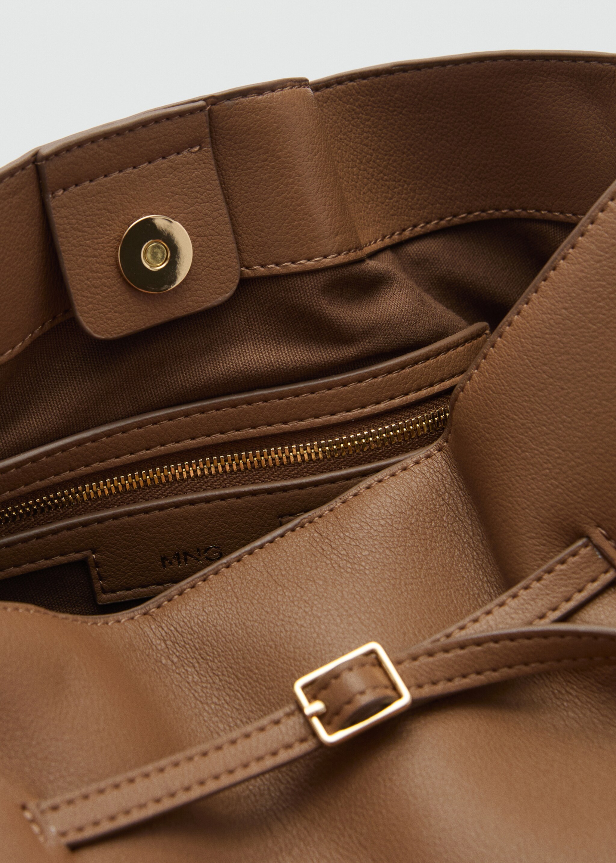 Bucket bag with buckle - Details of the article 4, Medium Brown. Ref: 77027691-00.
