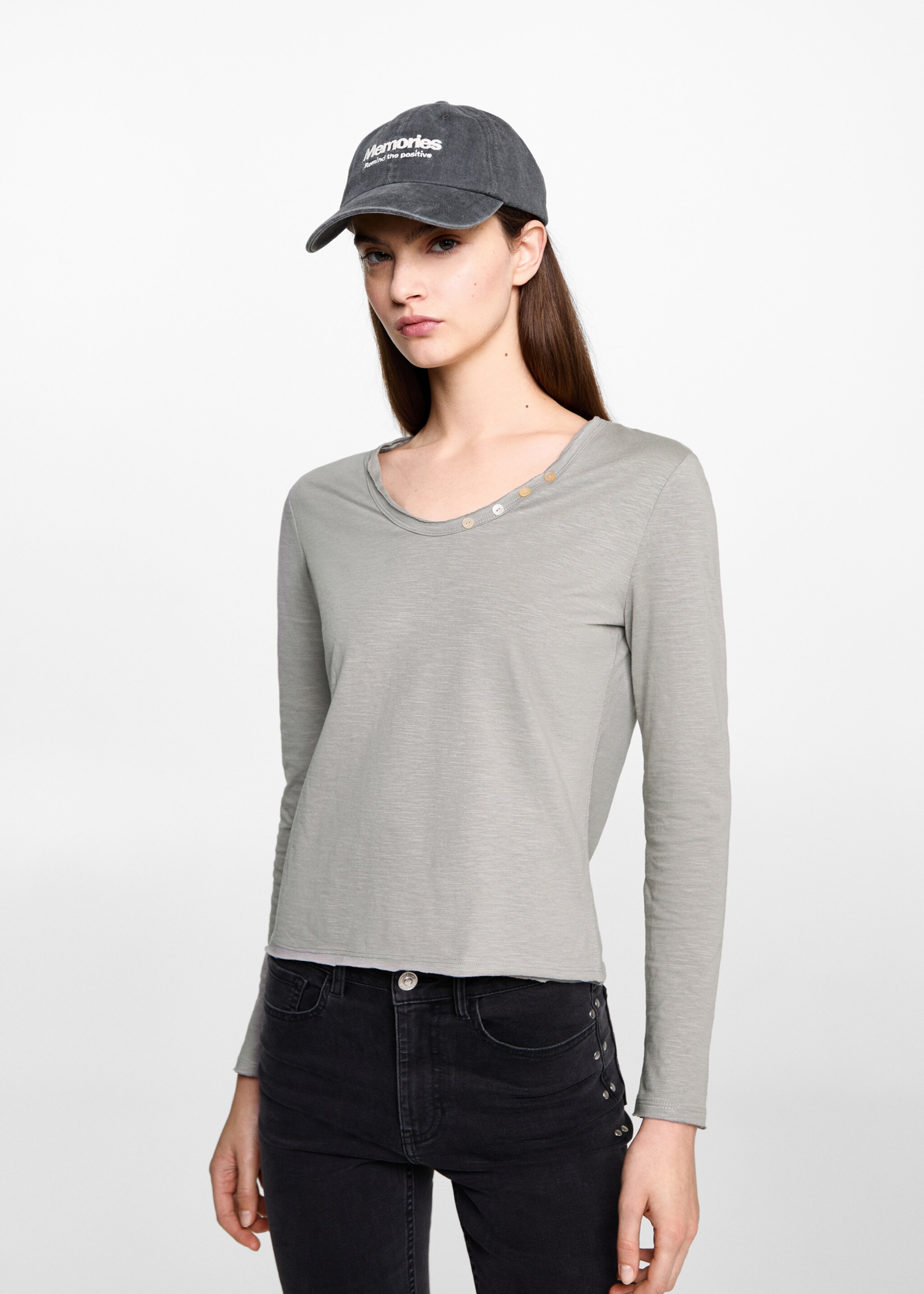 Samarreta màniga llarga botons - Pla mig, Gris. Ref: 77027696-00.