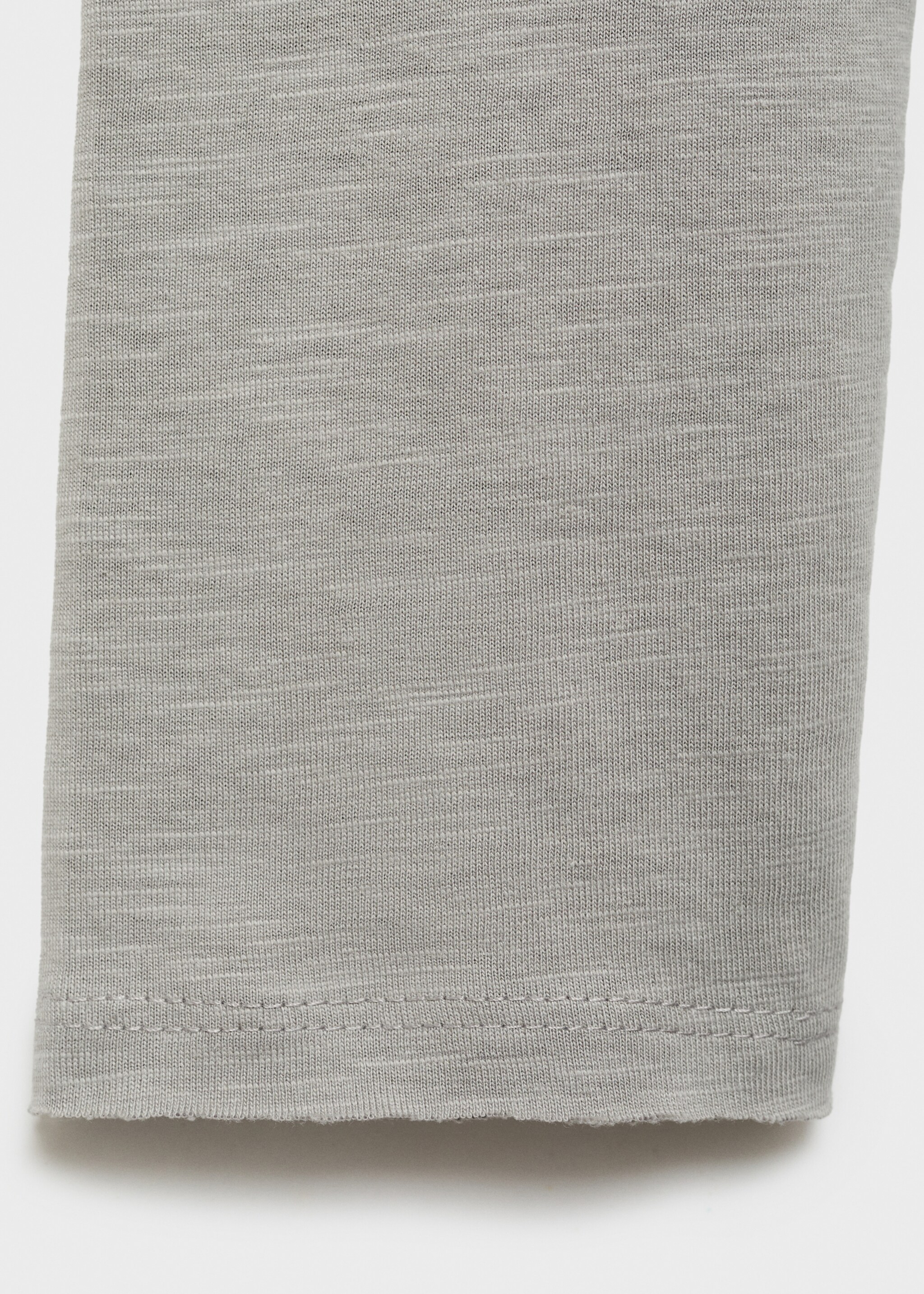 Samarreta màniga llarga botons - Detall de l'article 0, Gris. Ref: 77027696-00.