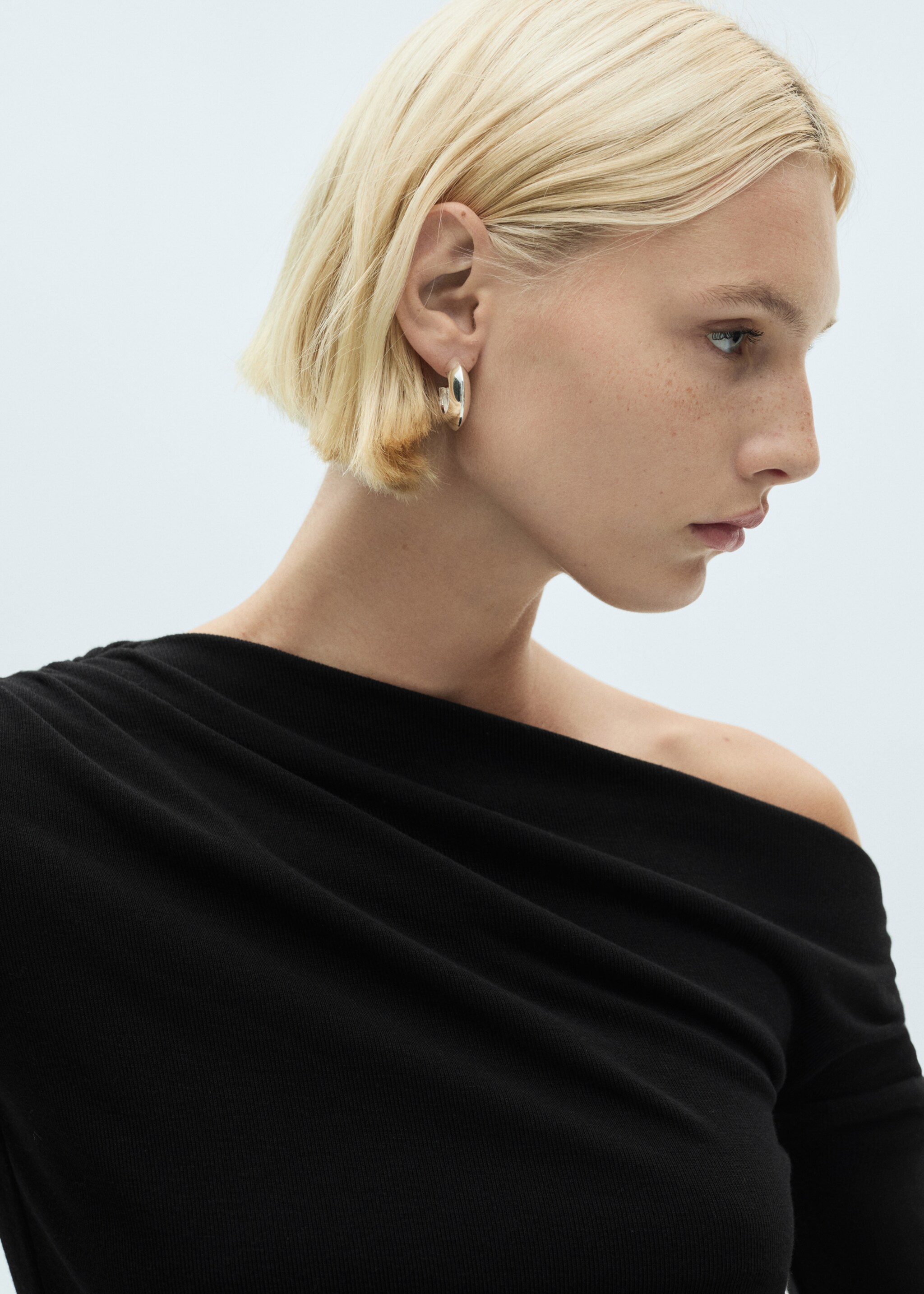 Draped asymmetrical T-shirt - Details of the article 1, Black. Ref: 77027697-00.