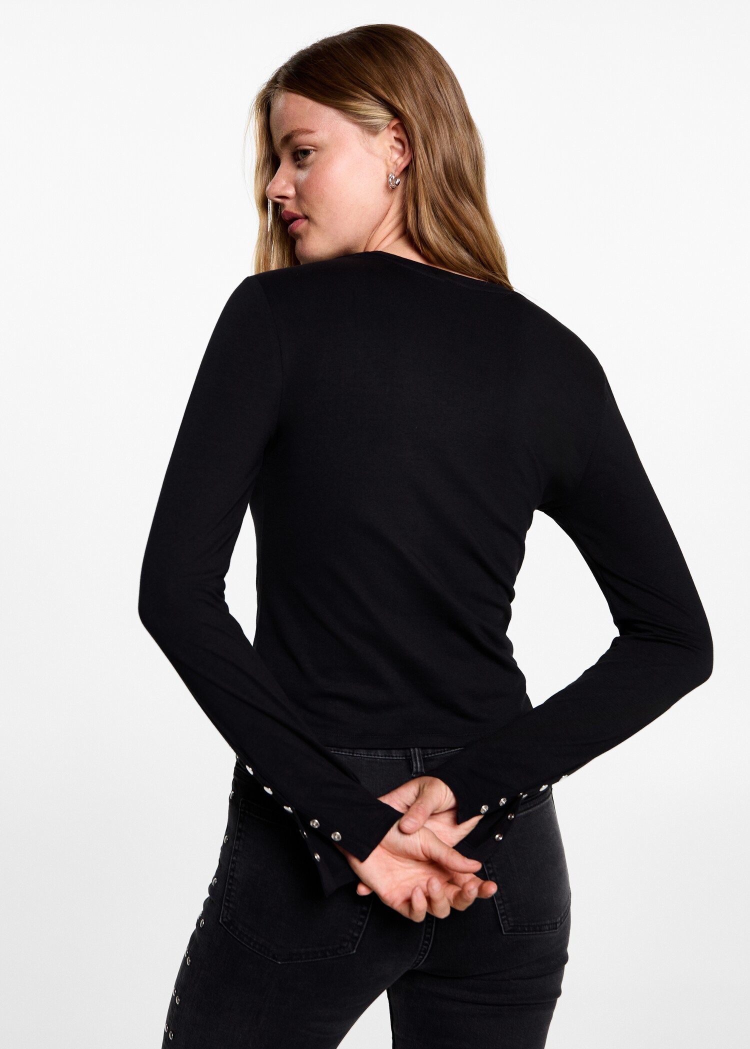 Long-sleeve studded t-shirt - Reverse of the article