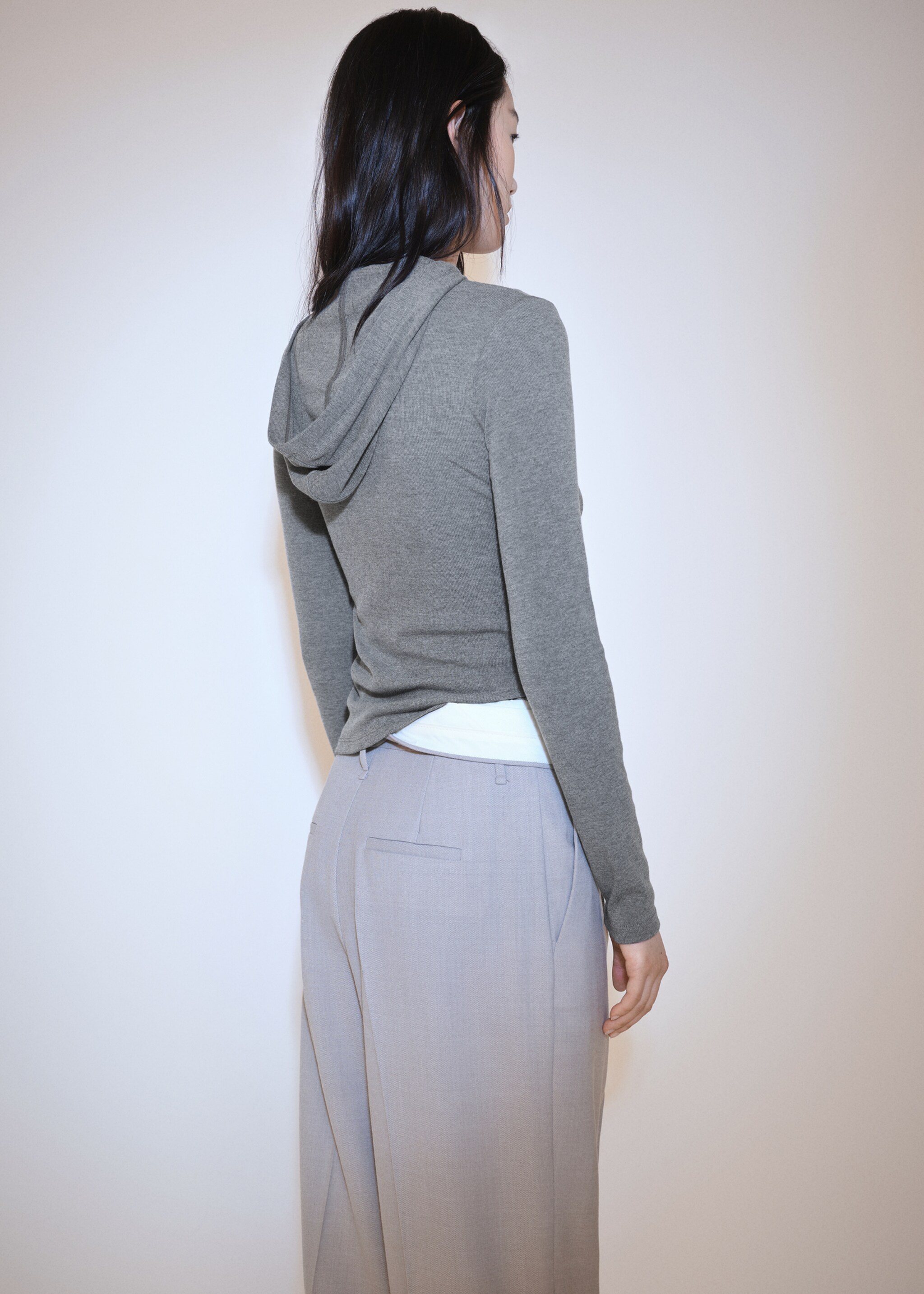 T-shirt manches longues capuche - Verso de l’article, Gris. Ref: 77027699-00.