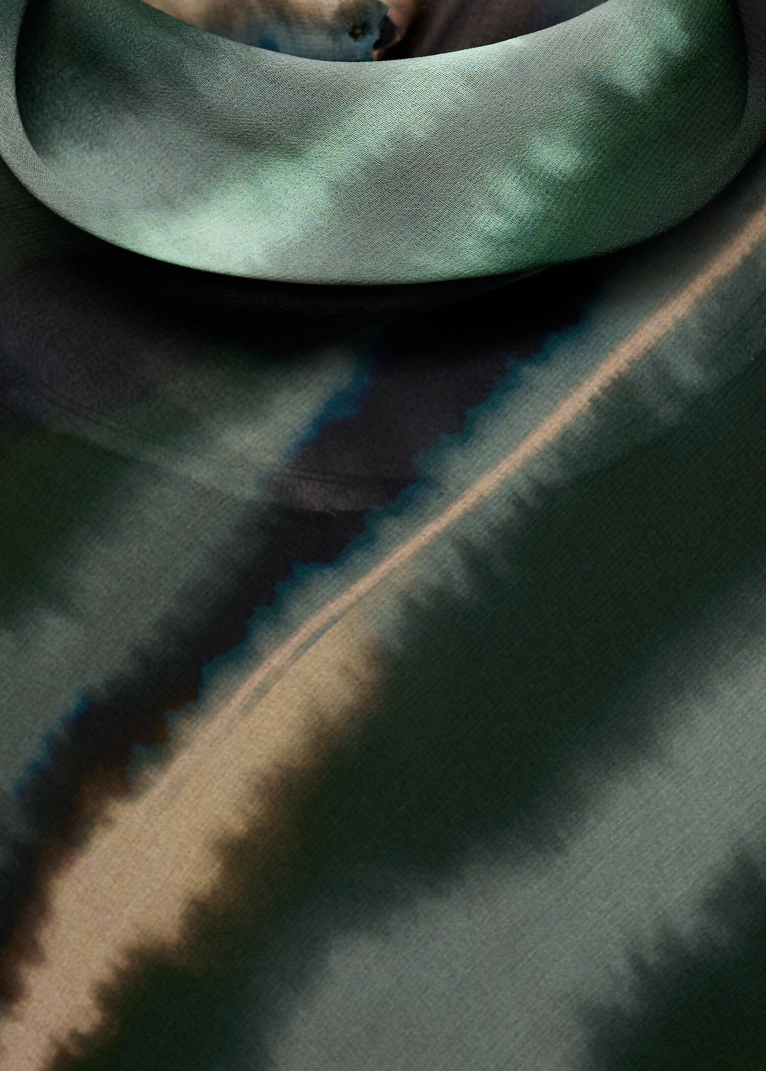 Printed turtleneck dress - Details of the article 8
