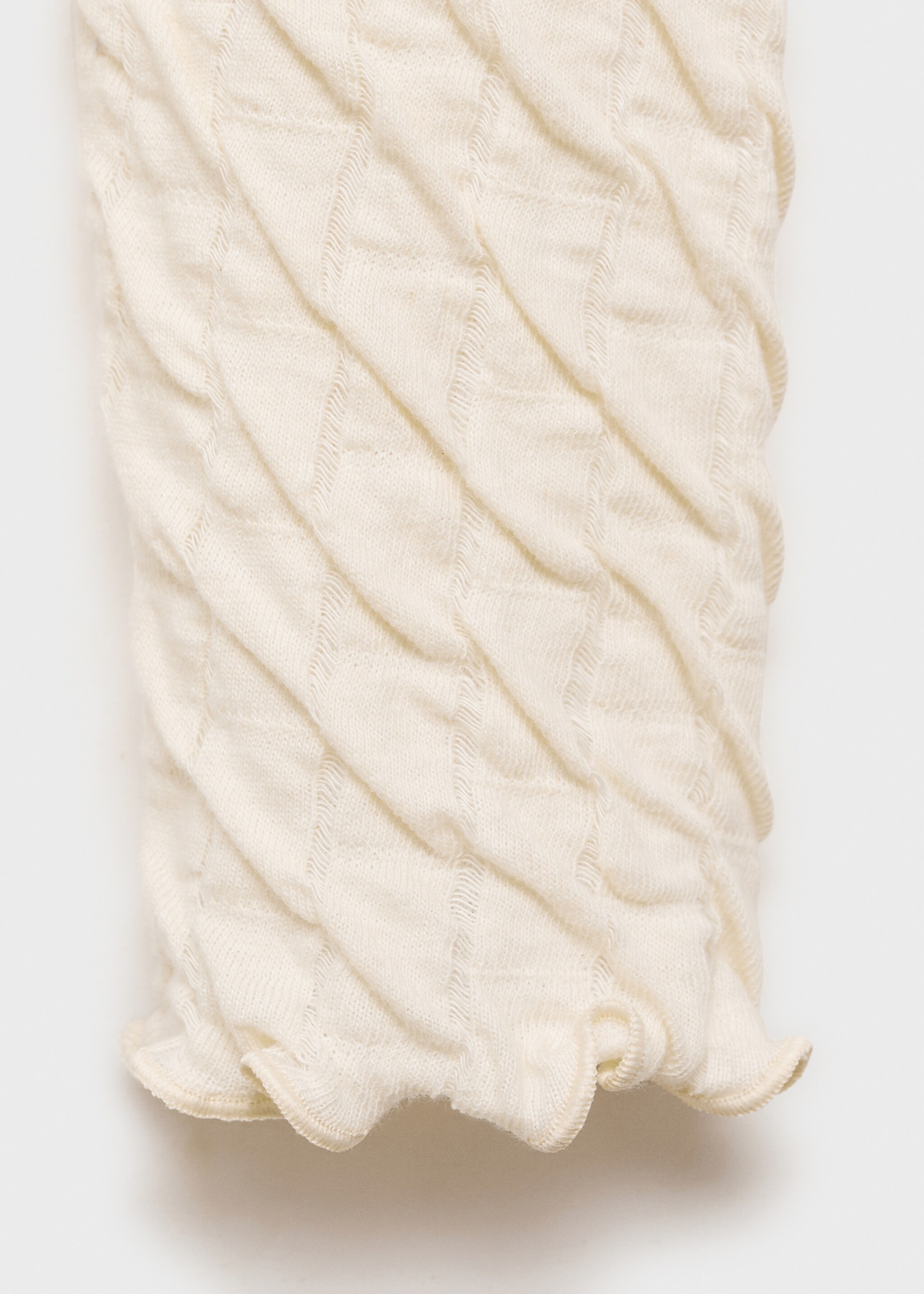 Long-sleeved t-shirt with ruffles - Details of the article 0, Ecru. Ref: 77027719-00.