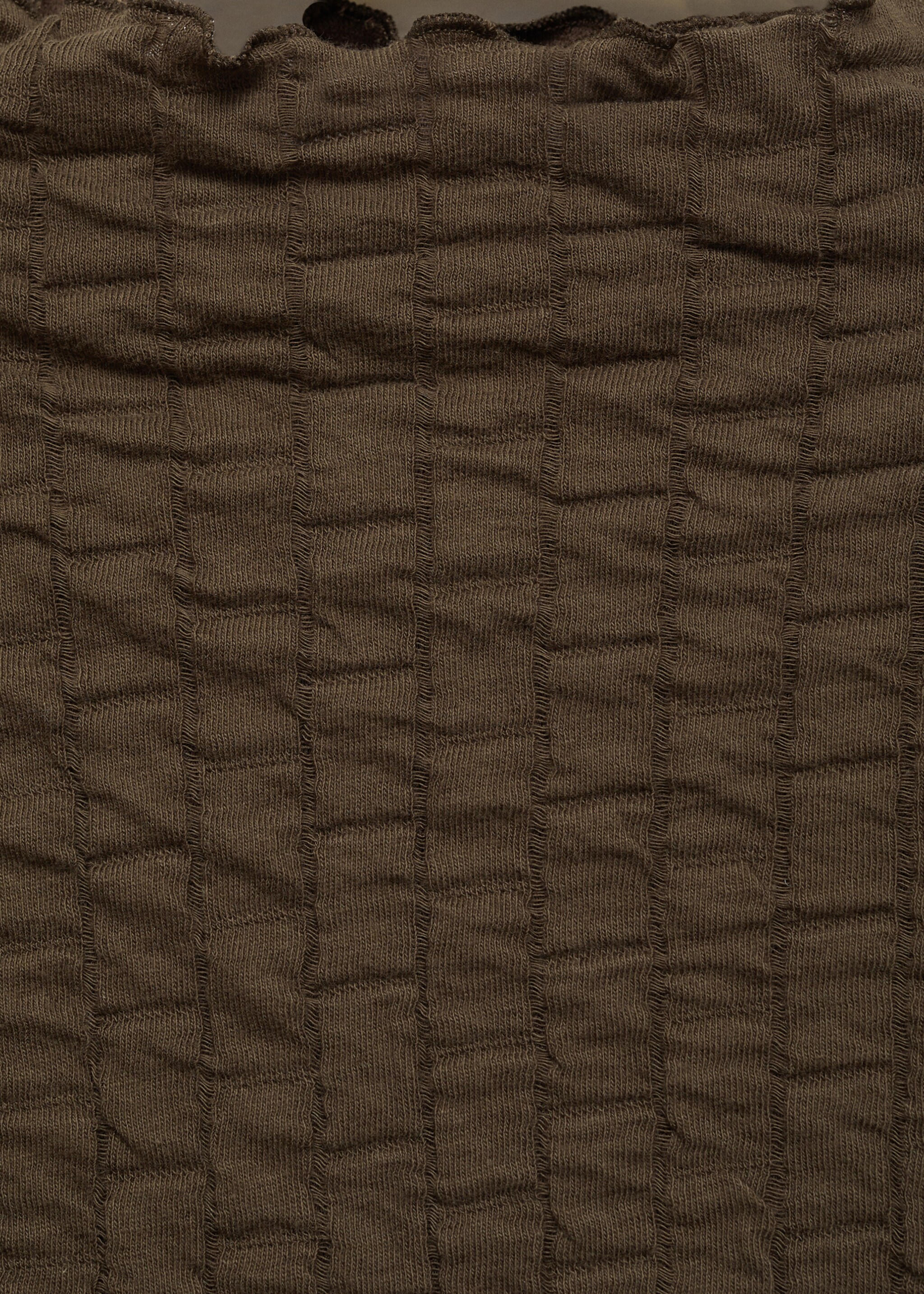 Long-sleeved t-shirt with ruffles - Details of the article 8, Khaki. Ref: 77027719-00.