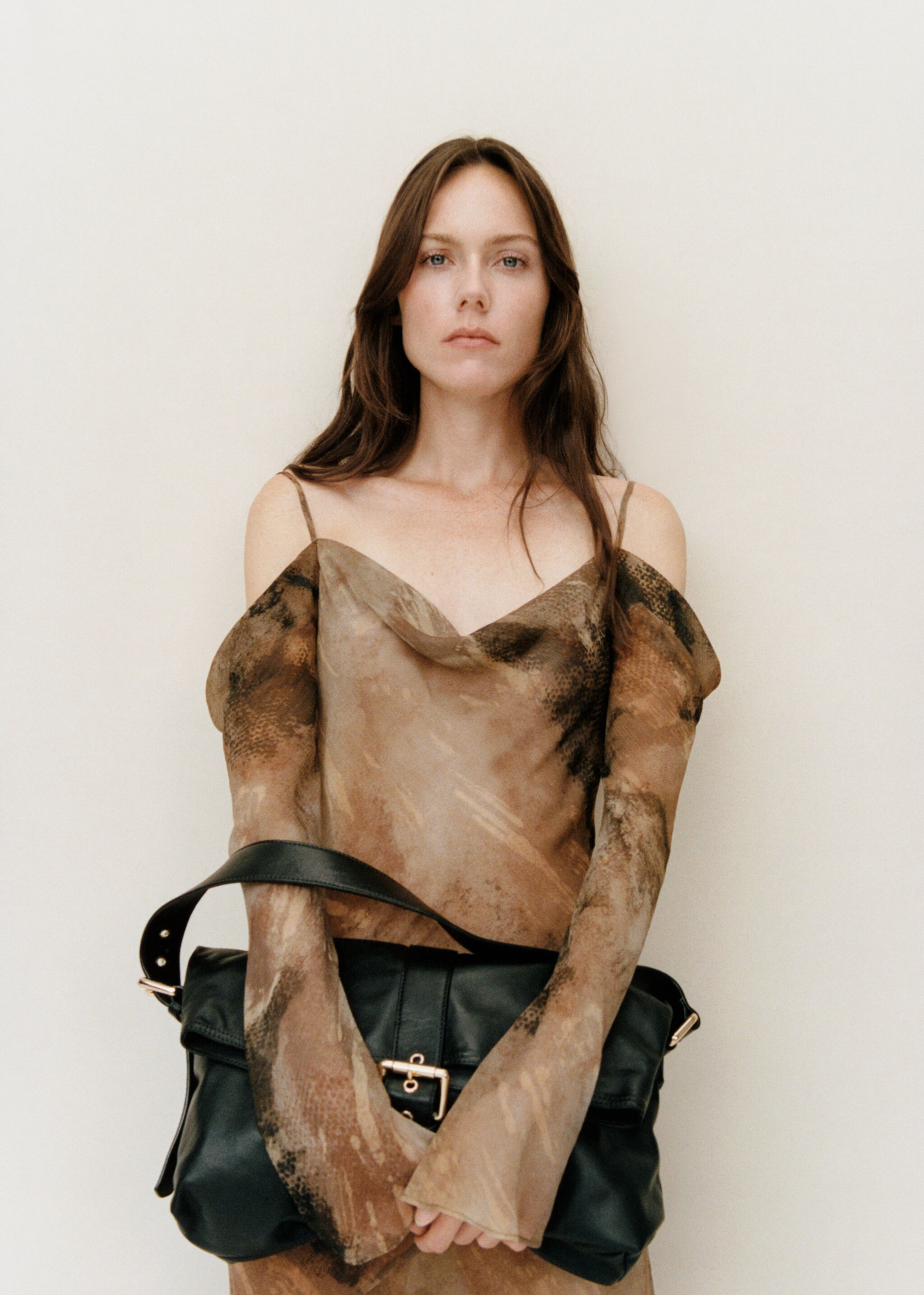 Printed chiffon dress - Details of the article 6, Brown. Ref: 77027720-00.