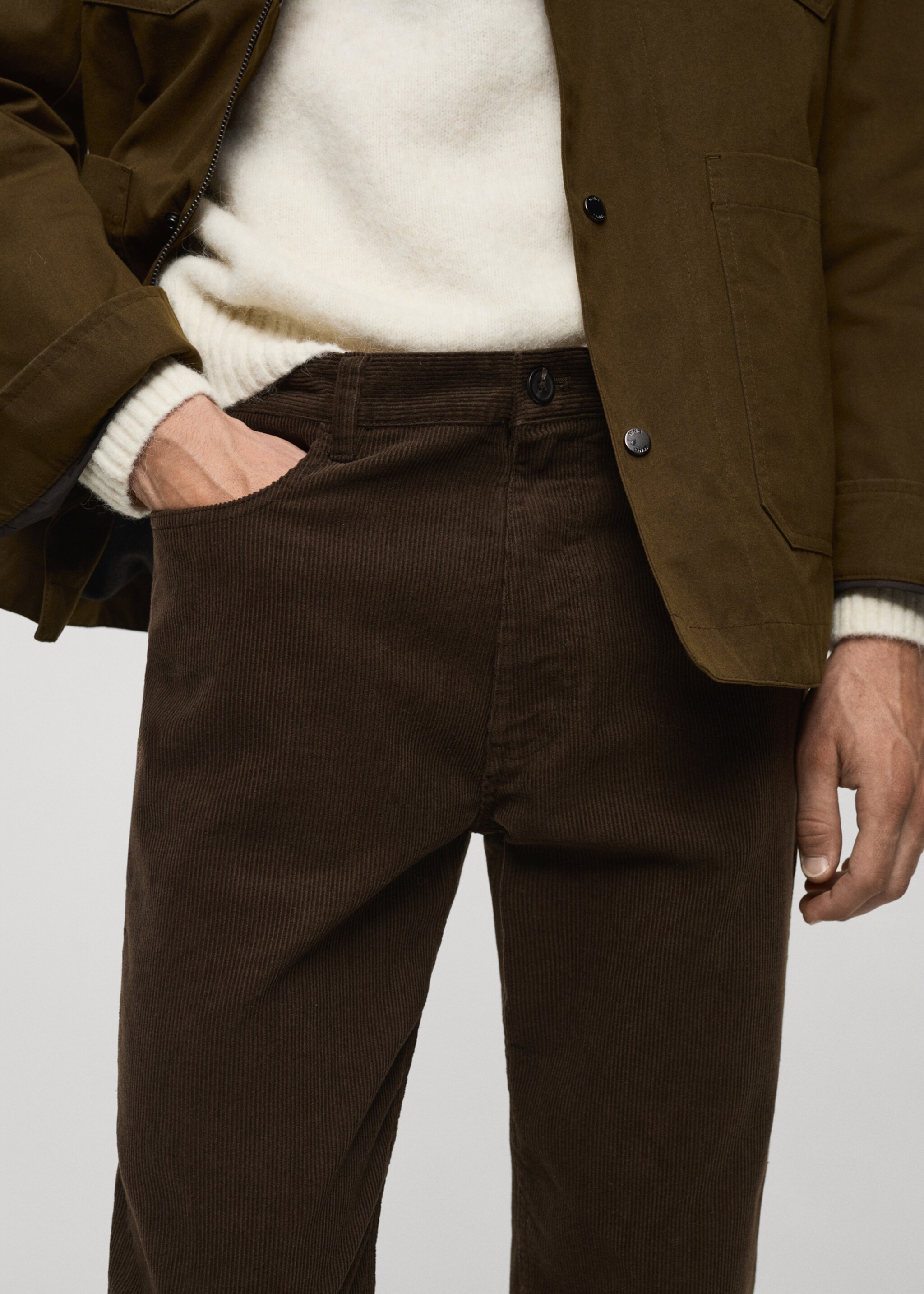 Regular Fit-Cordhose - Detail des Artikels 1, Schokolade. Ref: 77027919-00.