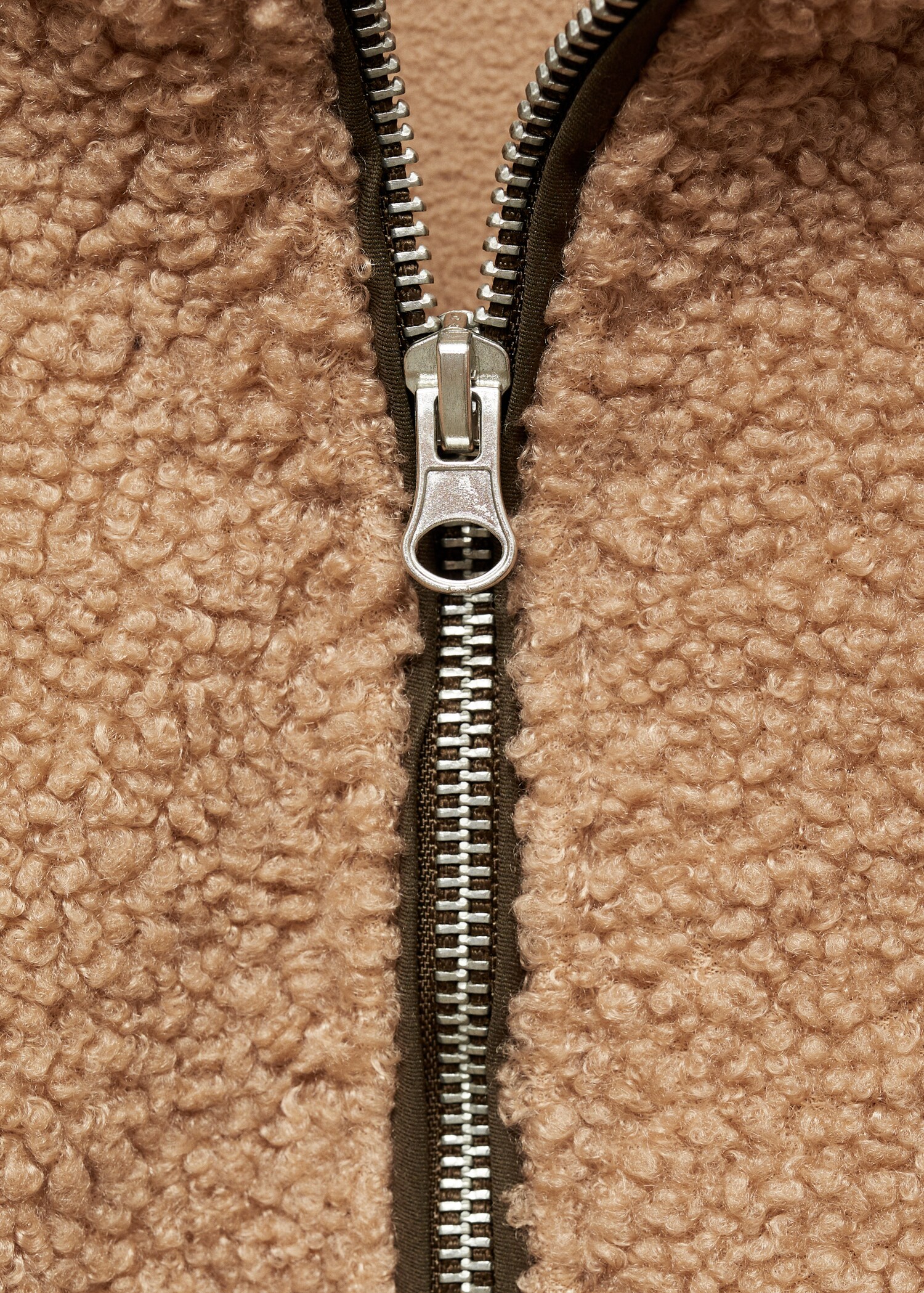 Kunstshearling-Sweatshirt mit Tasche - Detail des Artikels 8