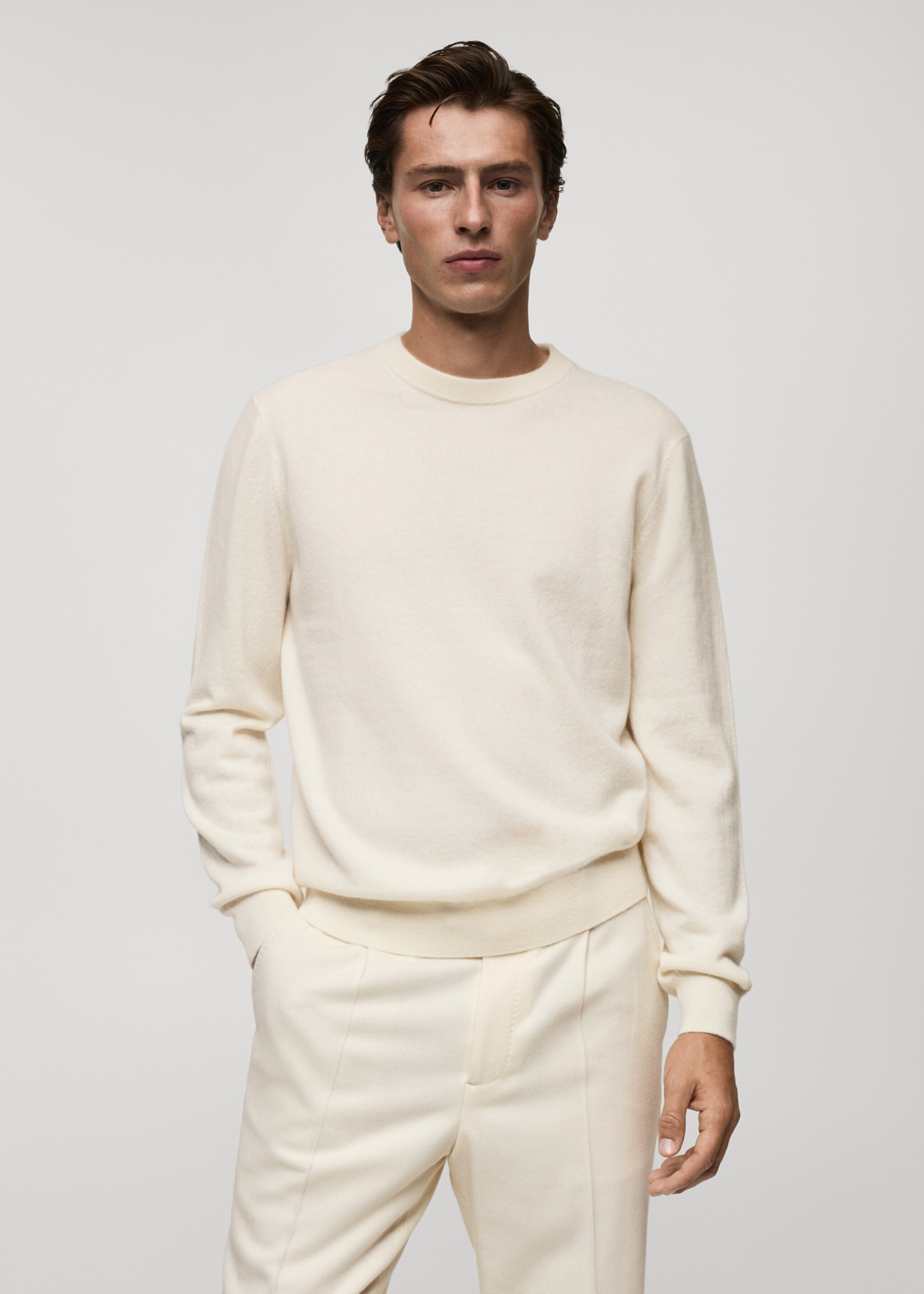Jersei 100% caixmir regular fit - Pla mig, Cru. Ref: 77027931-00.