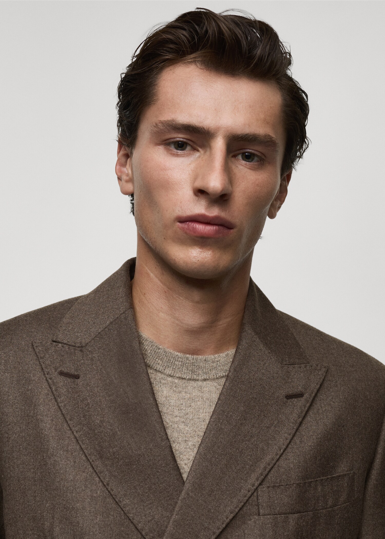 100% cashmere regular-fit sweater - Details of the article 1