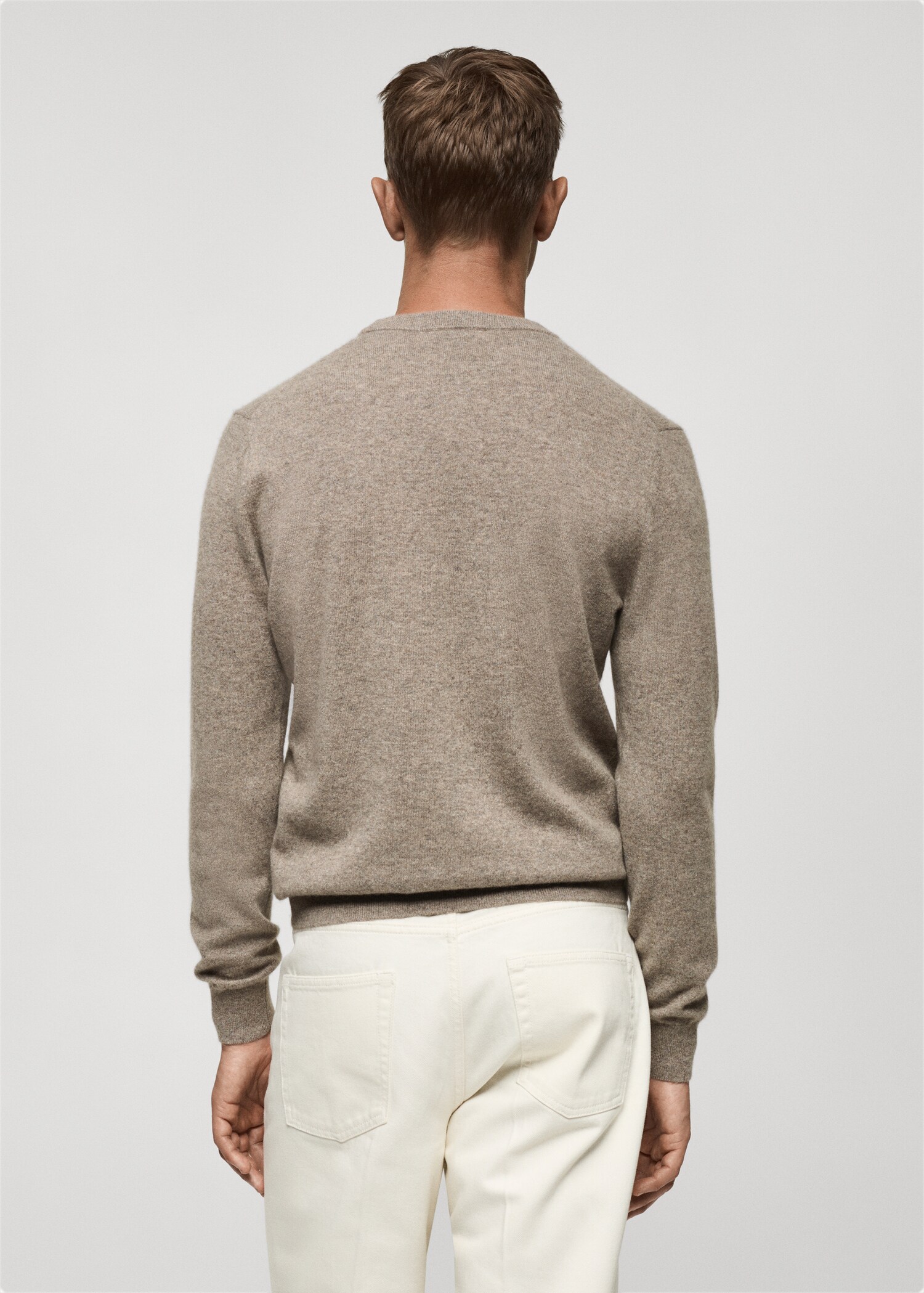 100% cashmere regular-fit sweater - Reverse of the article