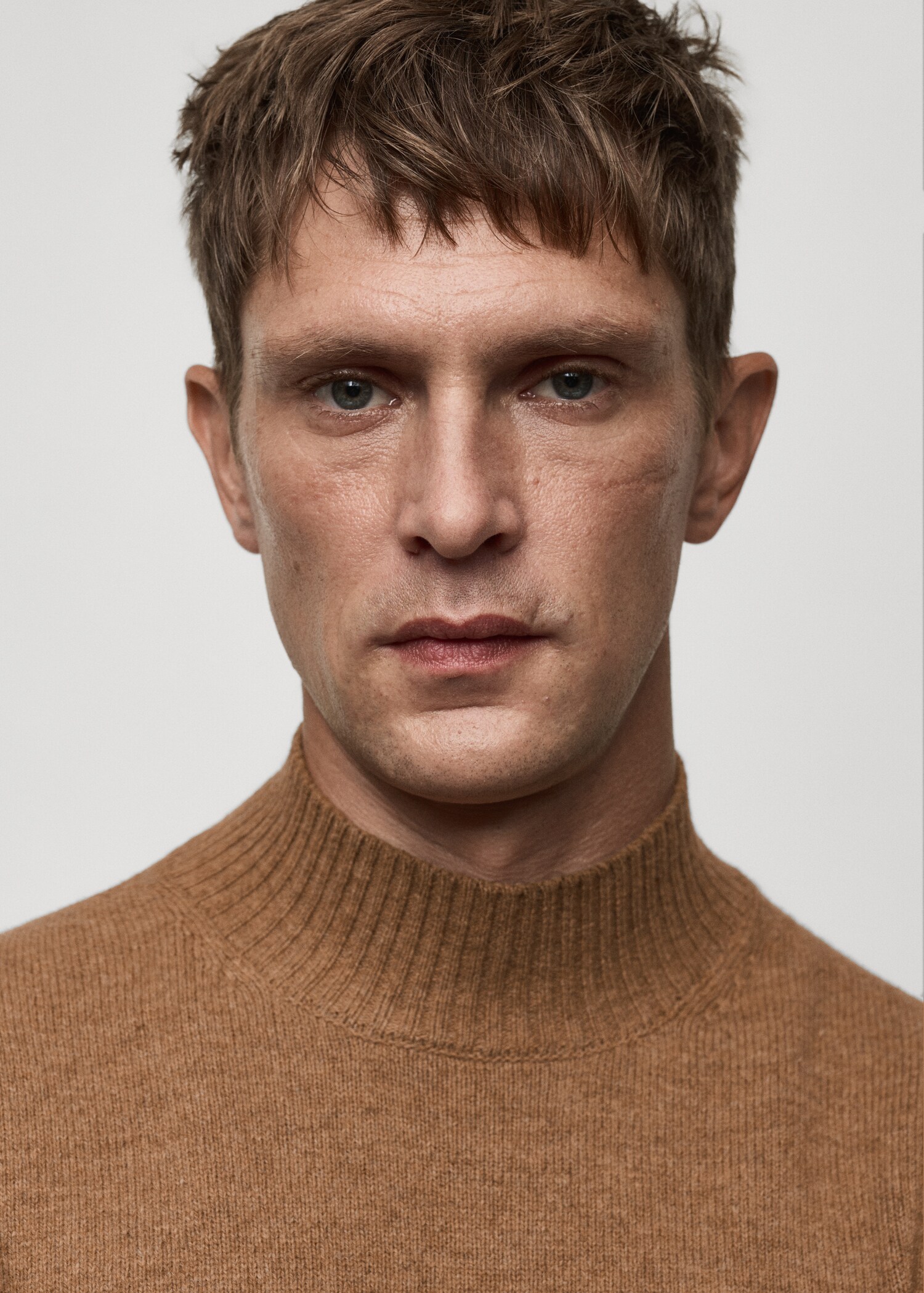 Wool sweater with perkins neck - Details of the article 1