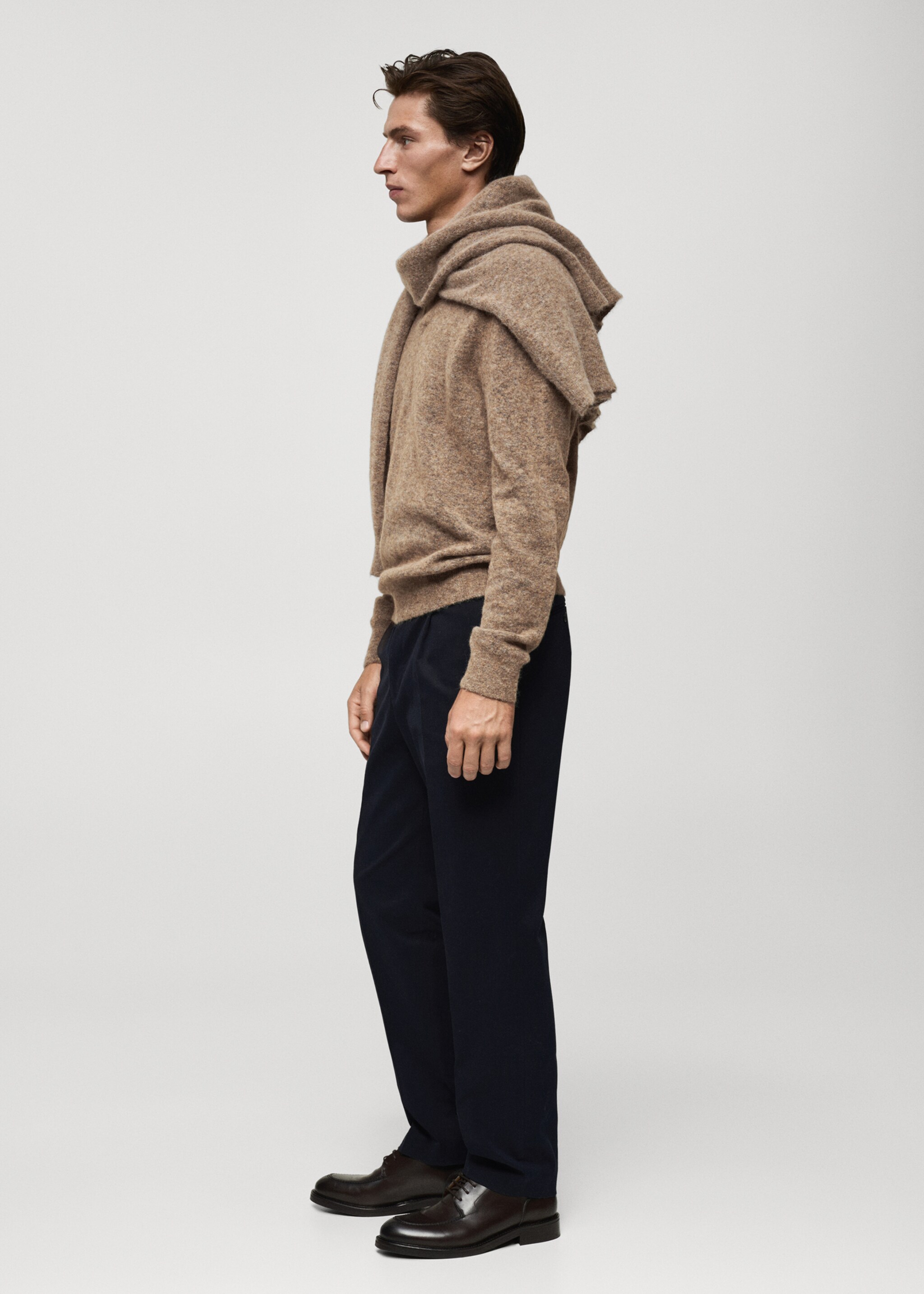 Cotton twill pleated trousers - Details of the article 2, Dark Navy. Ref: 77027936-00.