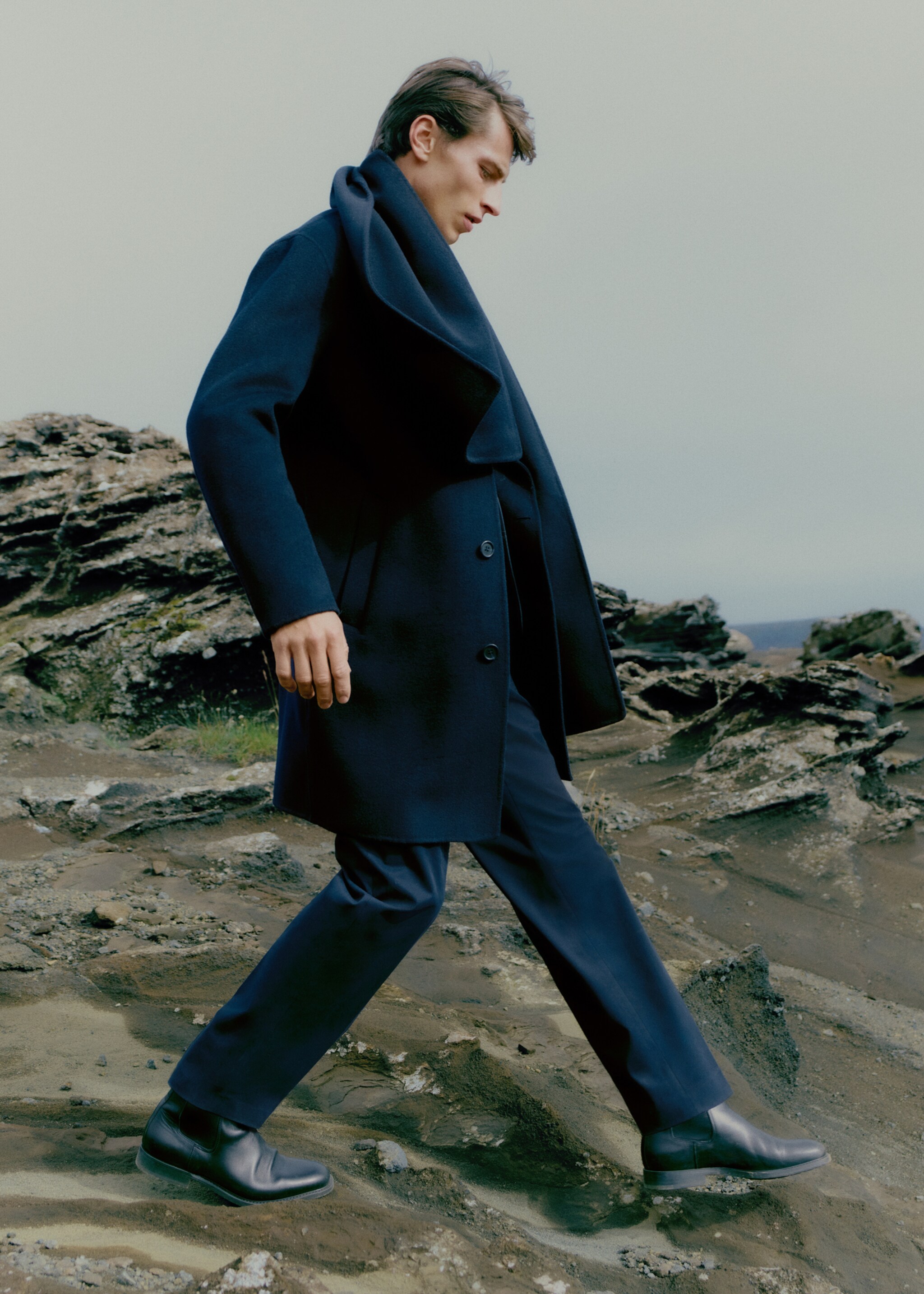 Cotton twill pleated trousers - Details of the article 5, Dark Navy. Ref: 77027936-00.