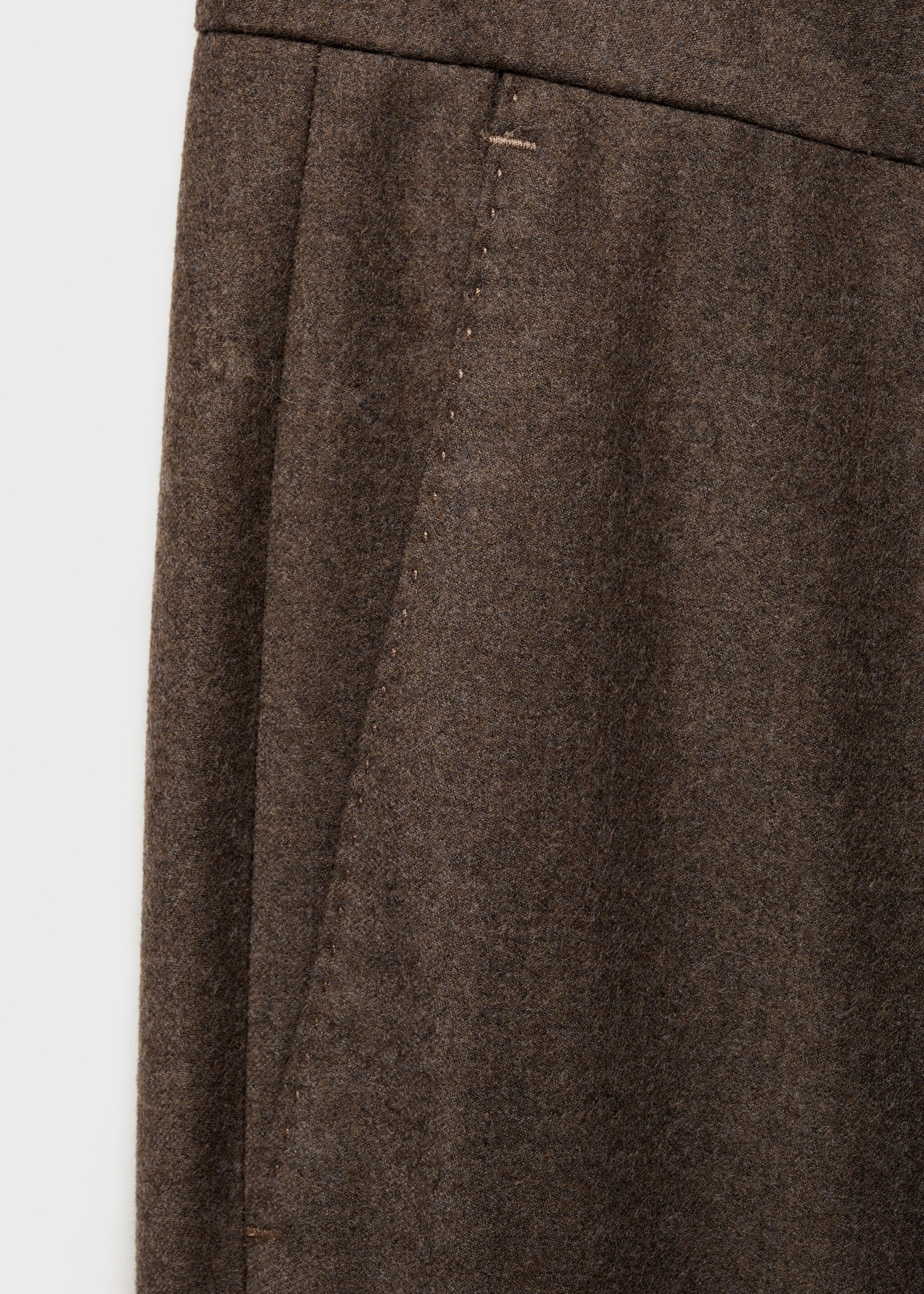 Flanell-Anzughose aus 100 % italienischer Wolle - Detail des Artikels 8, Braun. Ref: 77027937-00.