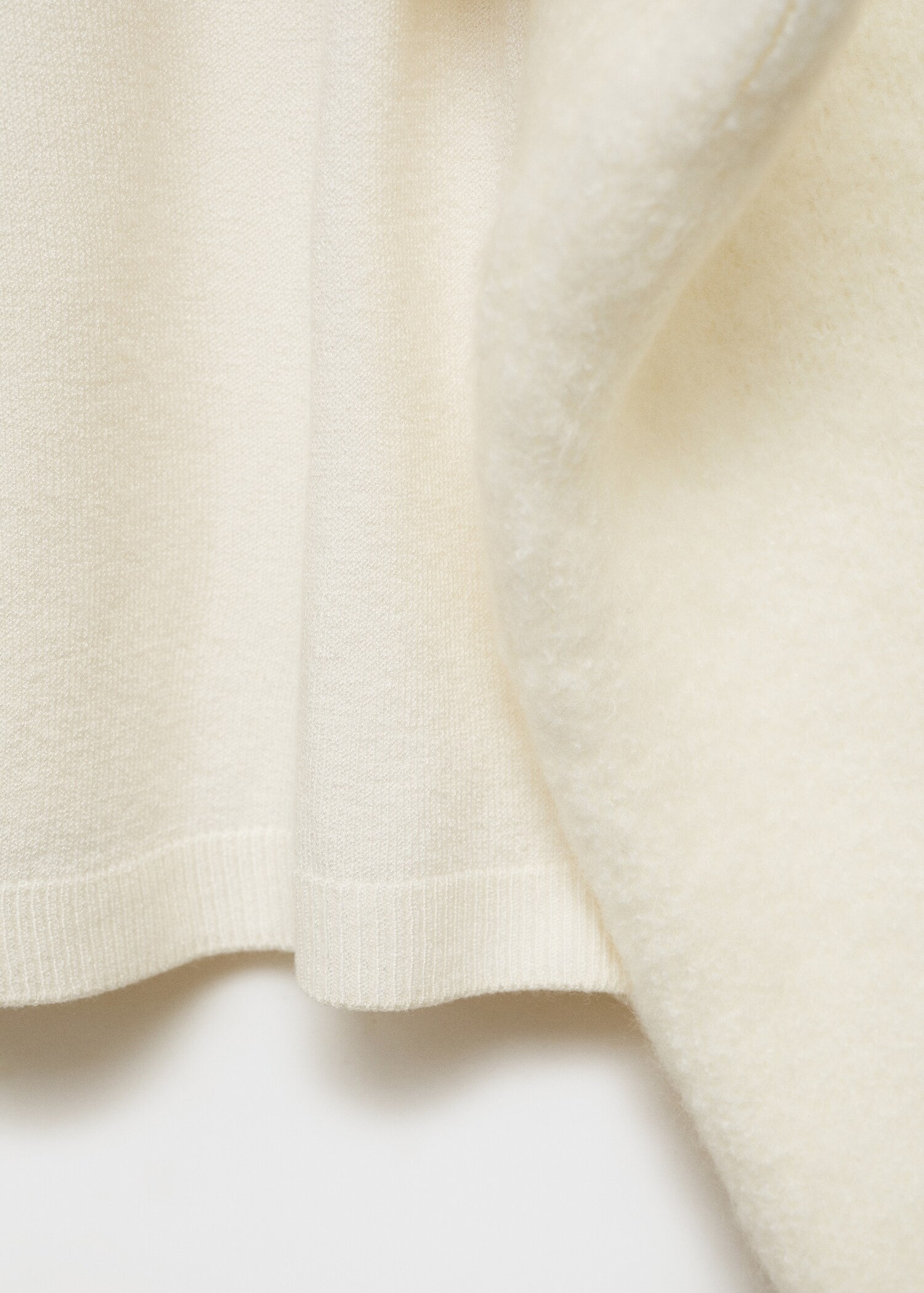 Combined high collar sweater - Details of the article 0