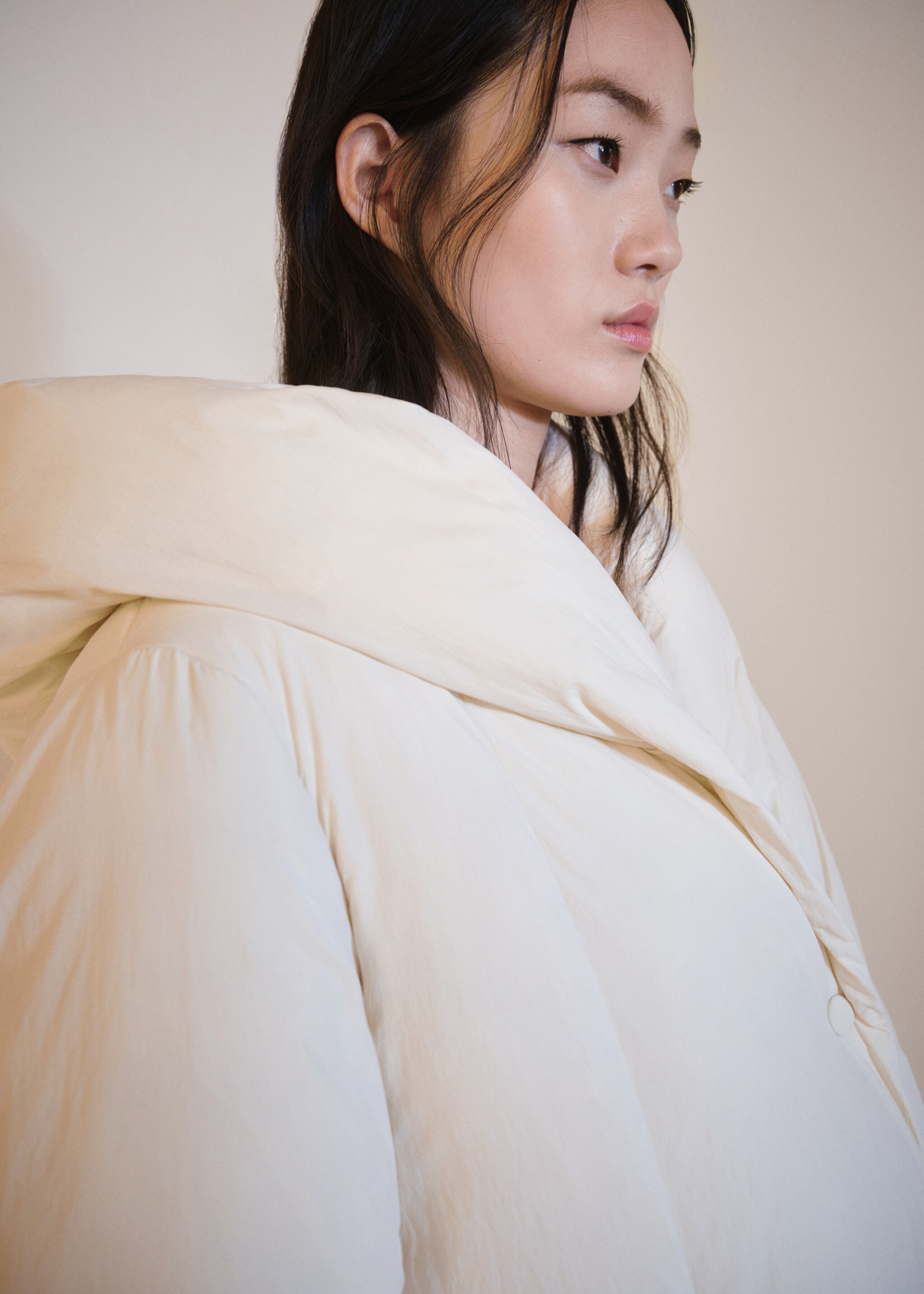 Short padded hooded anorak - Details of the article 1, Off White. Ref: 77028264-00.