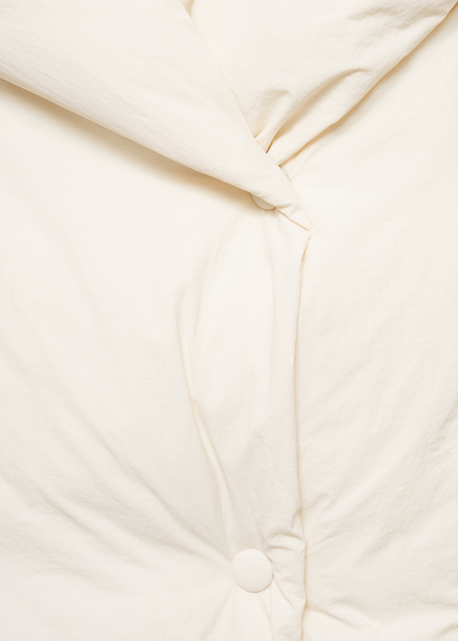Short padded hooded anorak - Details of the article 8