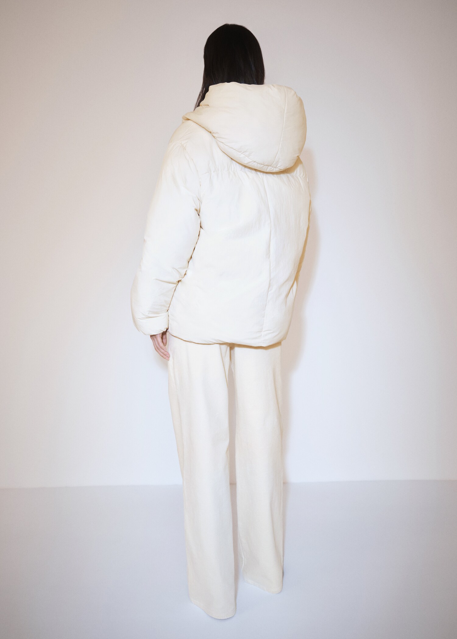 Short padded hooded anorak - Reverse of the article
